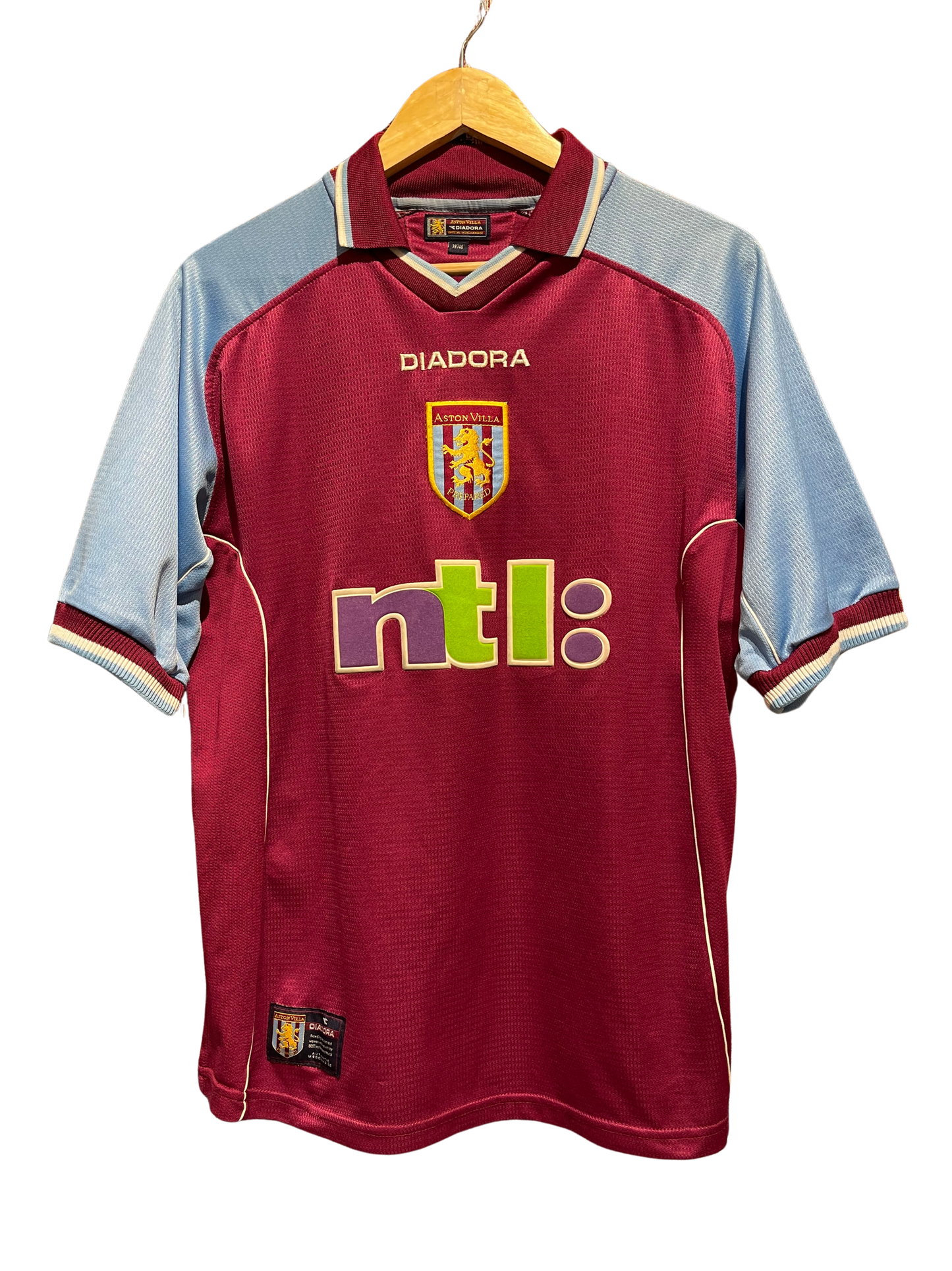 Aston Villa 2000-01 Home Kit. (M).