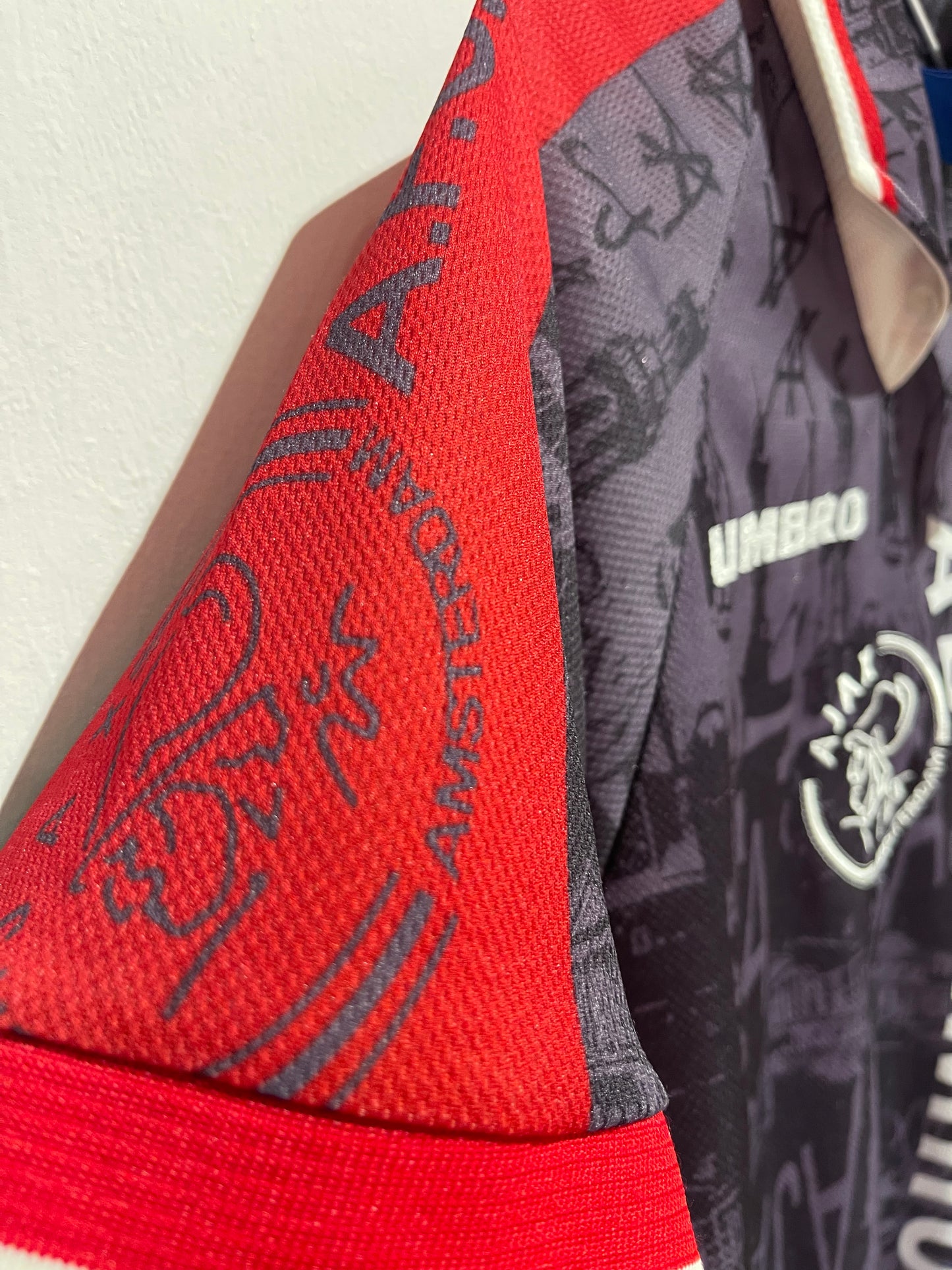 Amsterdam Ajax FC 1996-97 Away Kit. Kids (s-176)