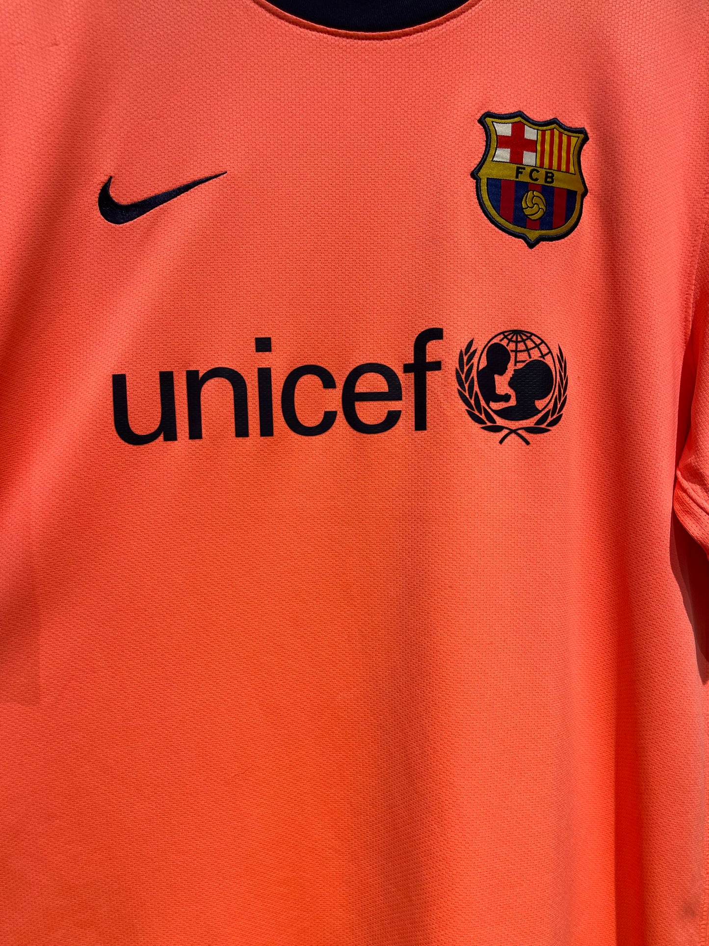 FC Barcelona 2009-10 Away Kit. (L)