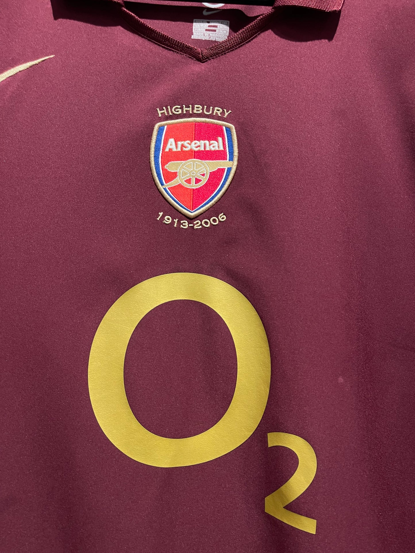 Arsenal FC 2005-06 Home Kit. (XL)