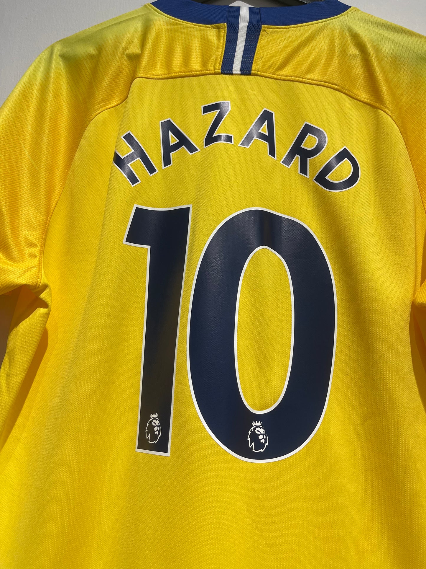 Chelsea FC 2018-19 Away Kit. #10 Hazard (XL)