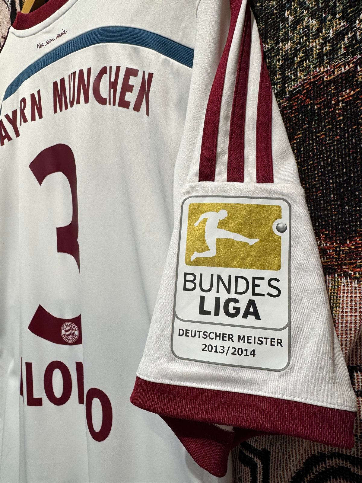 Bayern München 2014-15 Away Kit. #3 Alonso. (L)