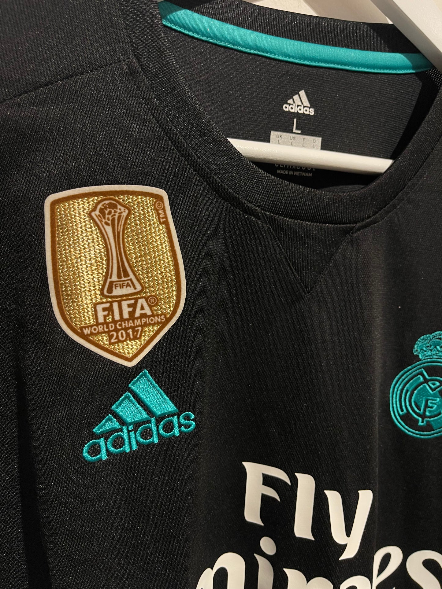 Real Madrid 2017-18 Away Kit. #11 Bale. (L).