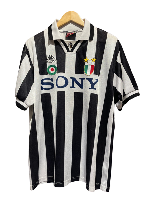 Juventus FC 1995-96 Home Kit. (XL/L)