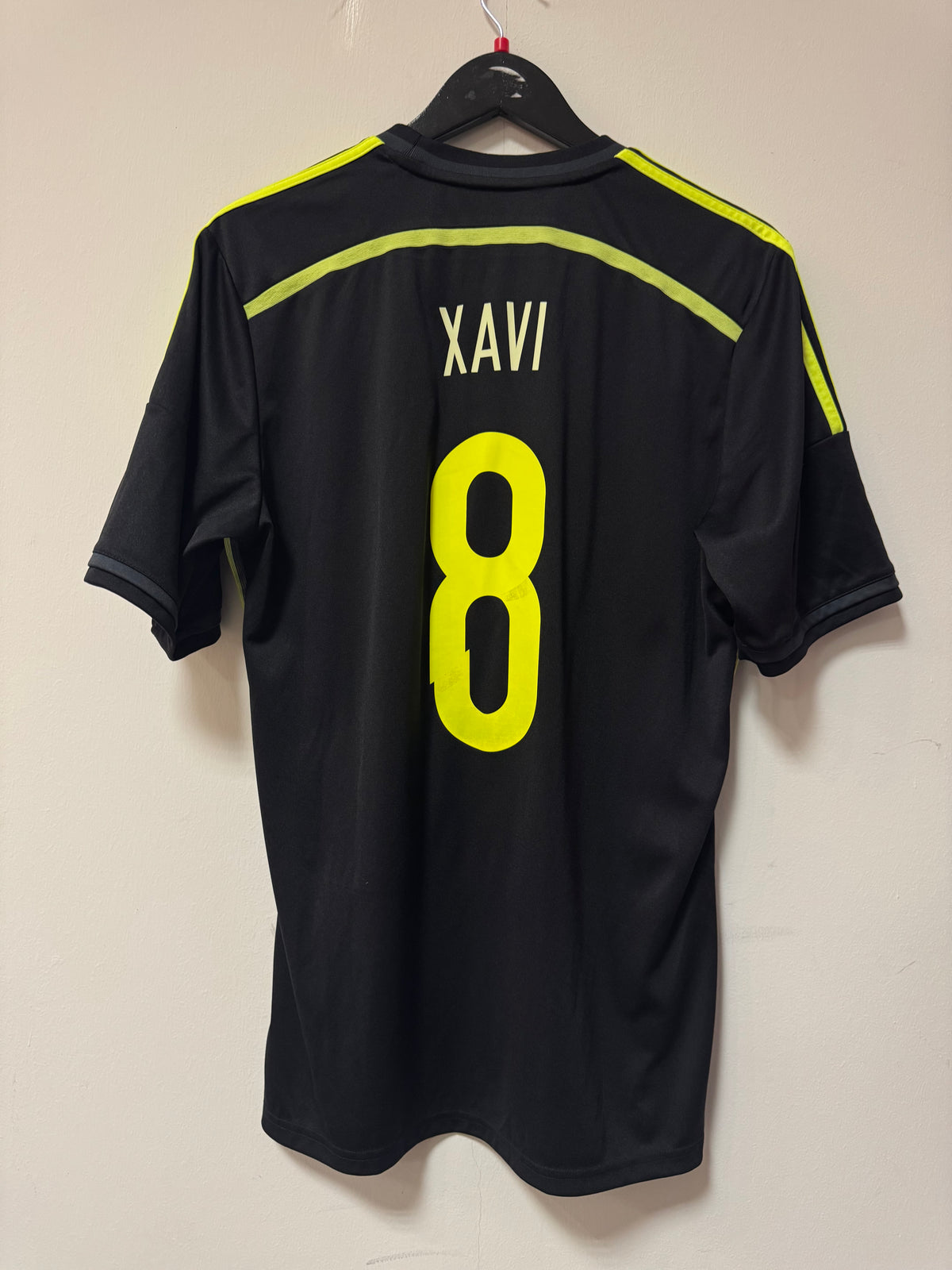 Spain 2013-15 Away Kit. #8 Xavi. (L)