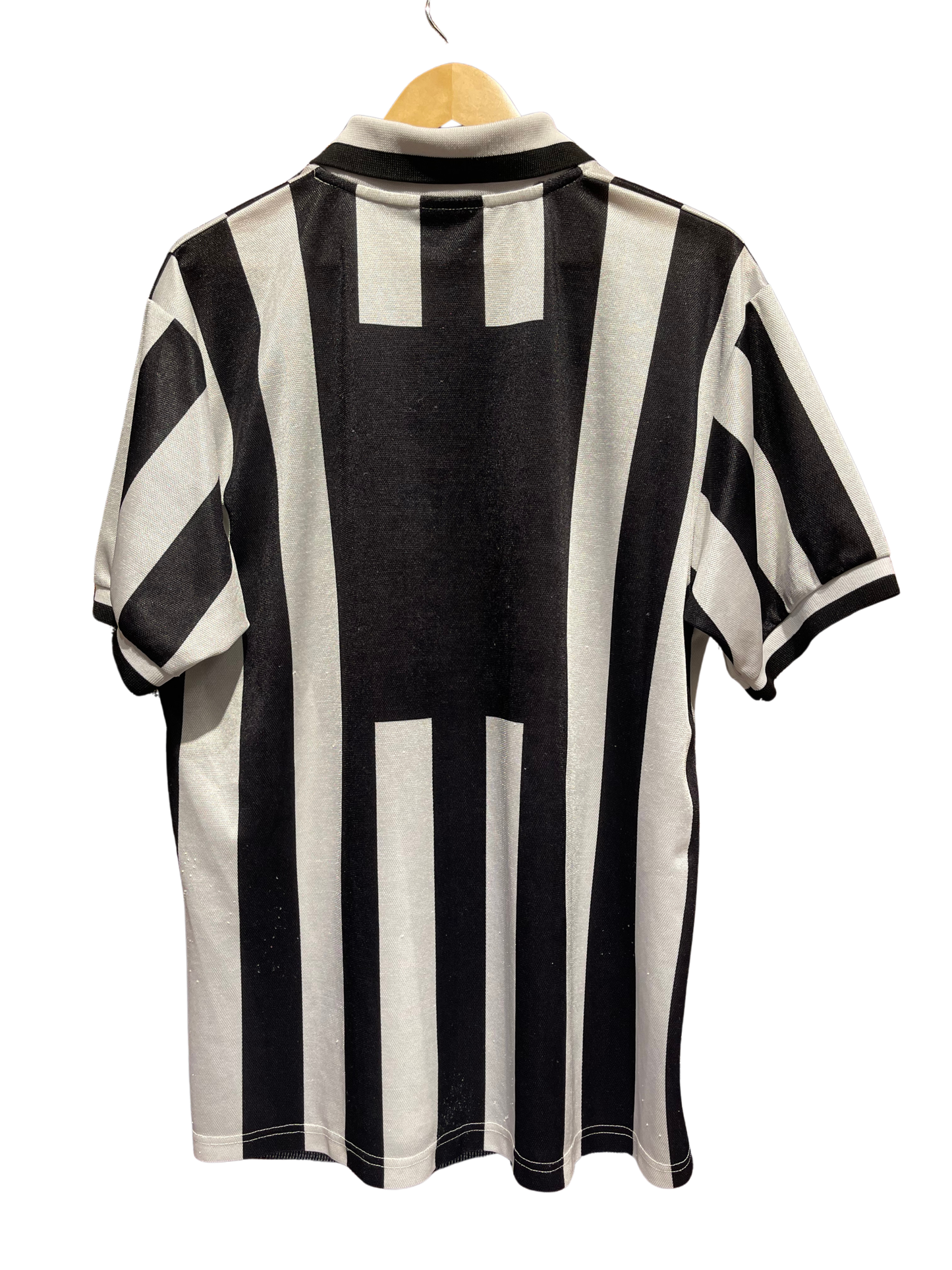 Juventus FC 1995-96 Home Kit. (XL/L)