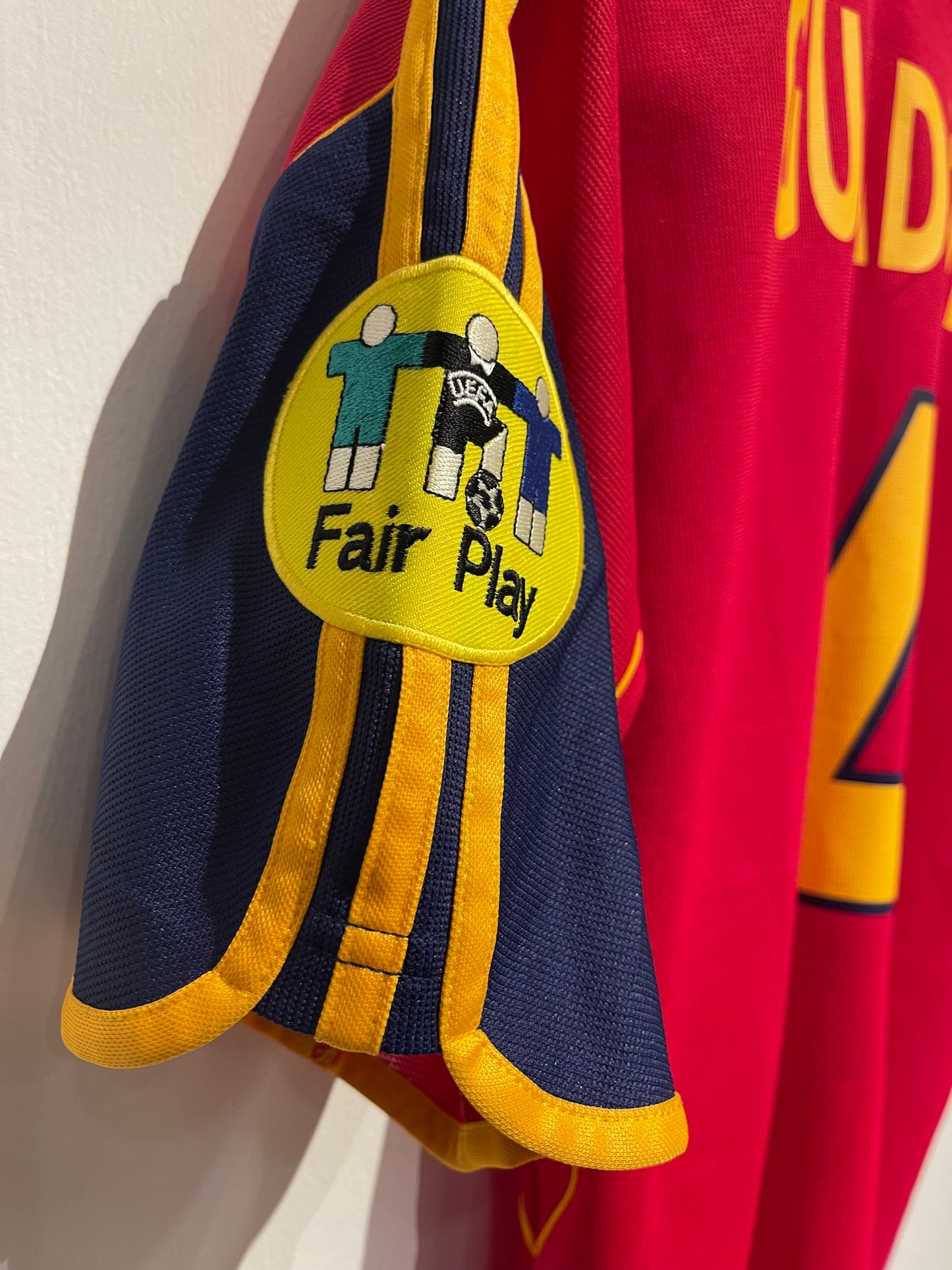 Spain 2000 Home Kit. #4 Guardiola. (M).