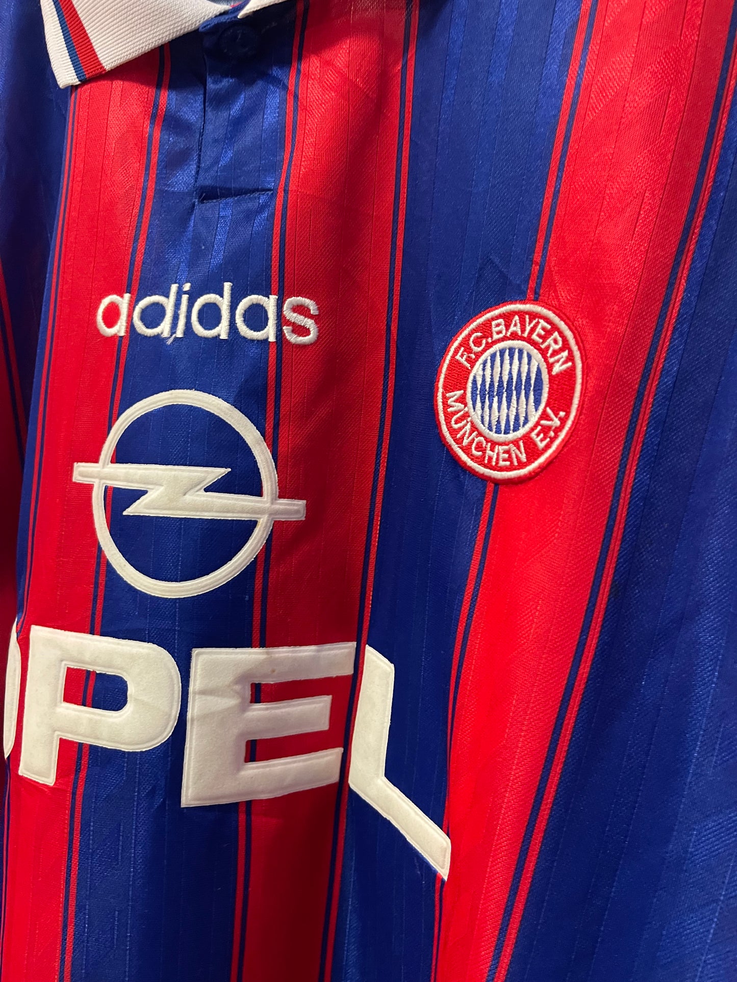 Bayern München 1994-96 Home Kit. (Limited Edition) (XL)