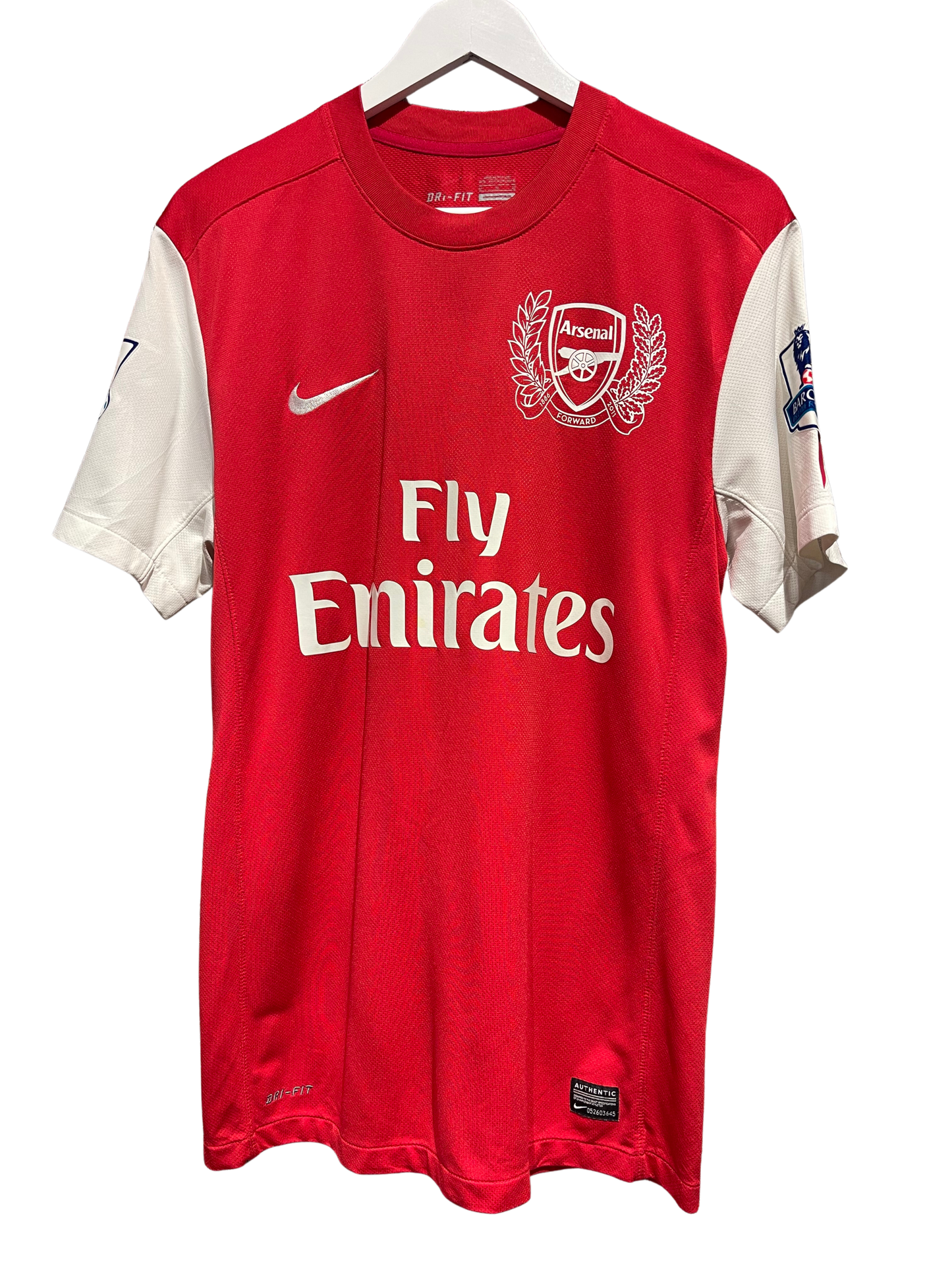 Arsenal 2011/12 Home Kit. #8 Arteta. (M)