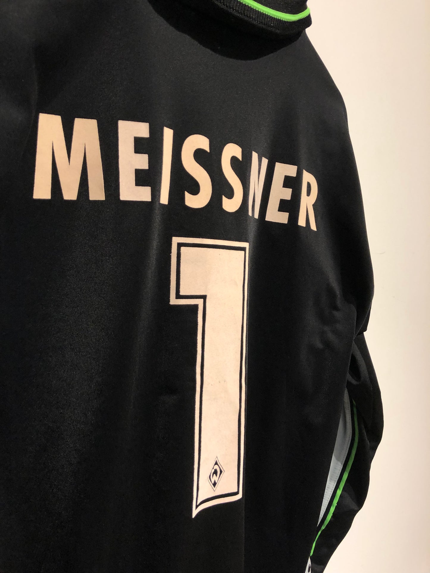 Werder Bremen 1998-99 GK Kit Signed. #1 Meissner (L)