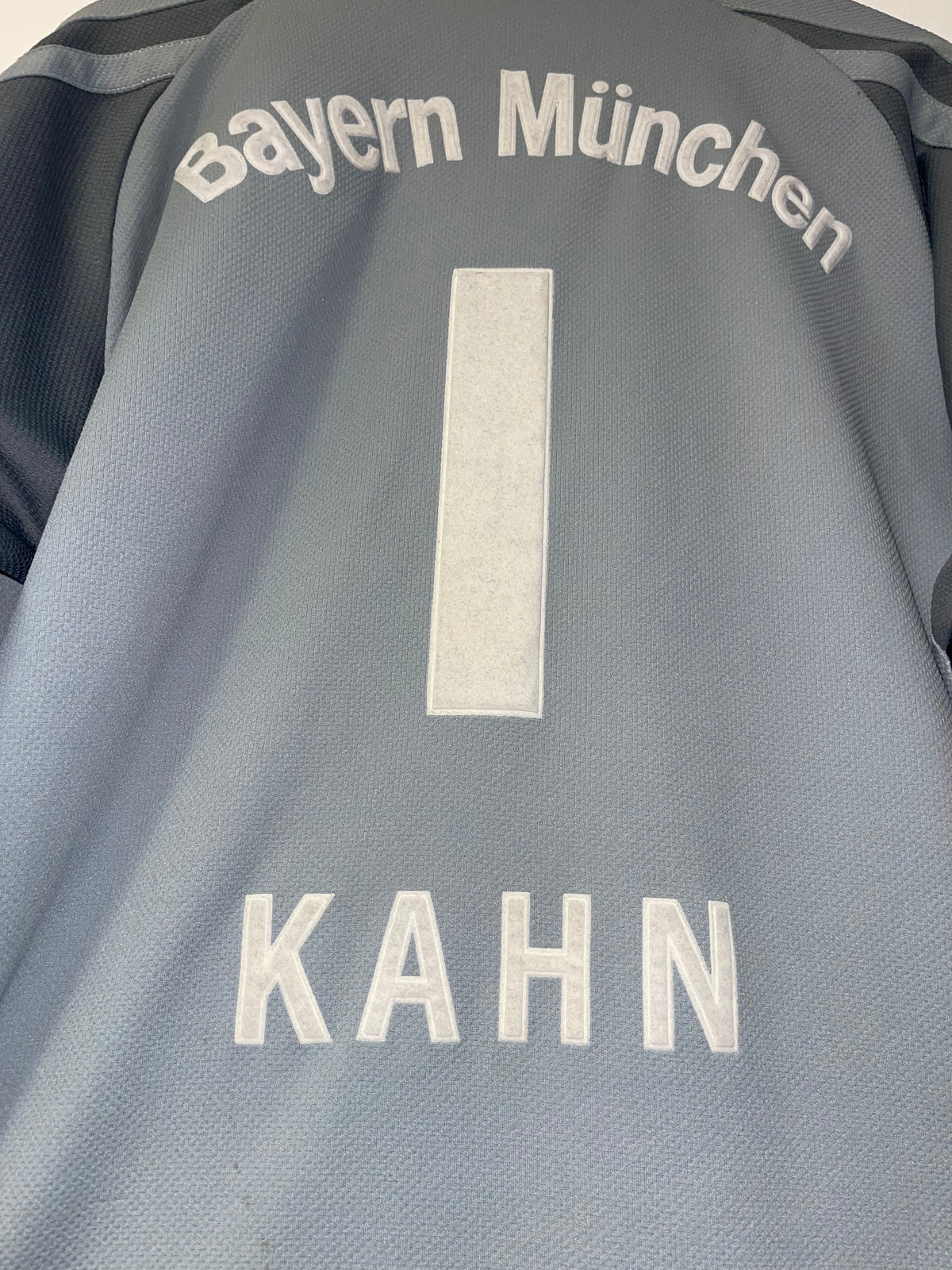 Bayern München 2001-02 GK. (M) #1 O. Kahn.