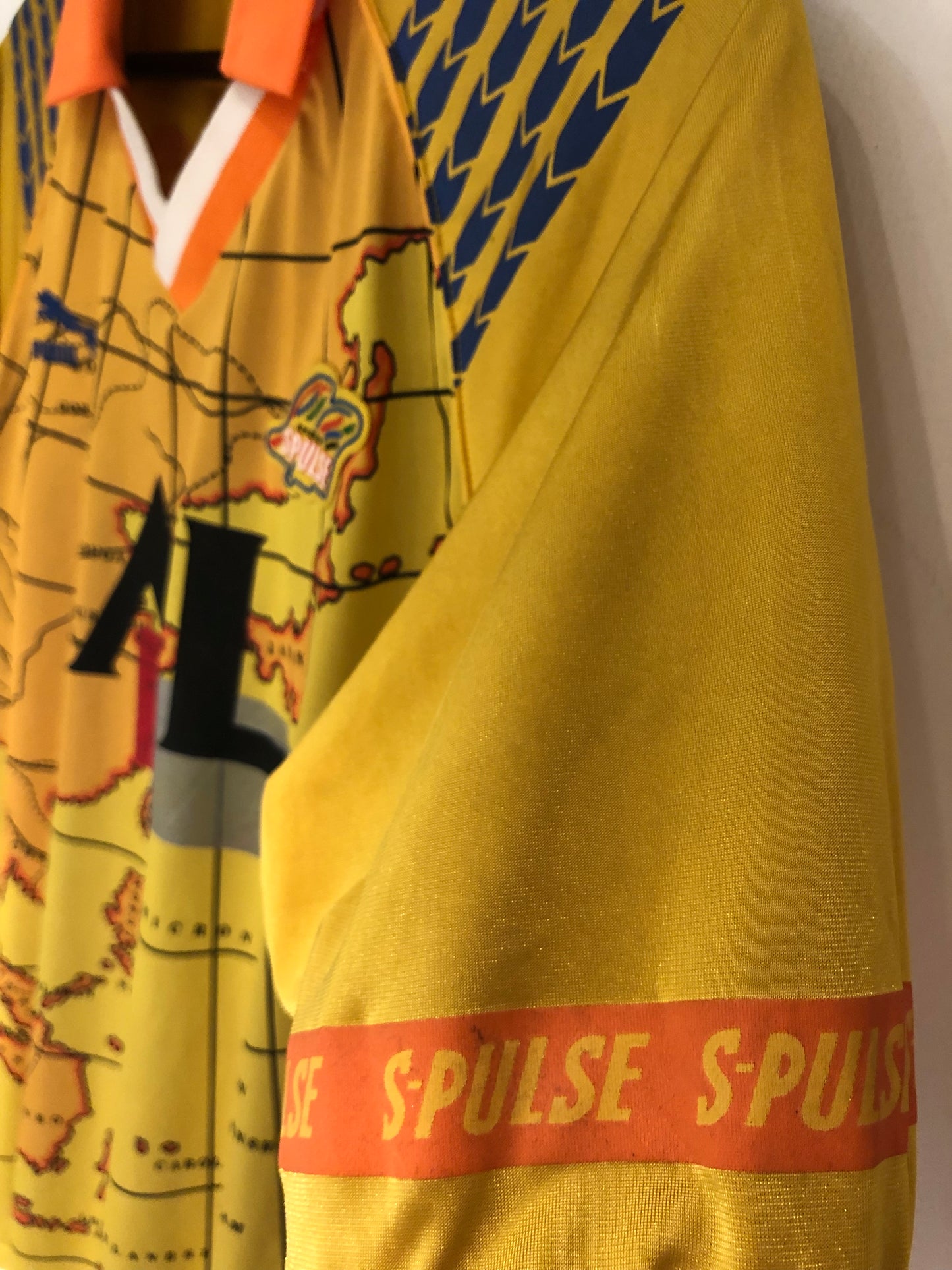 Shimizu S-Pulse 1992 Home Kit. (M)