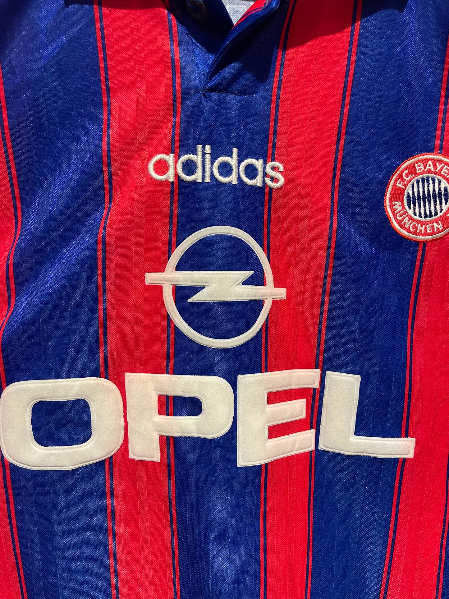 Fc Bayern München 1995-97 Home Kit. (L).