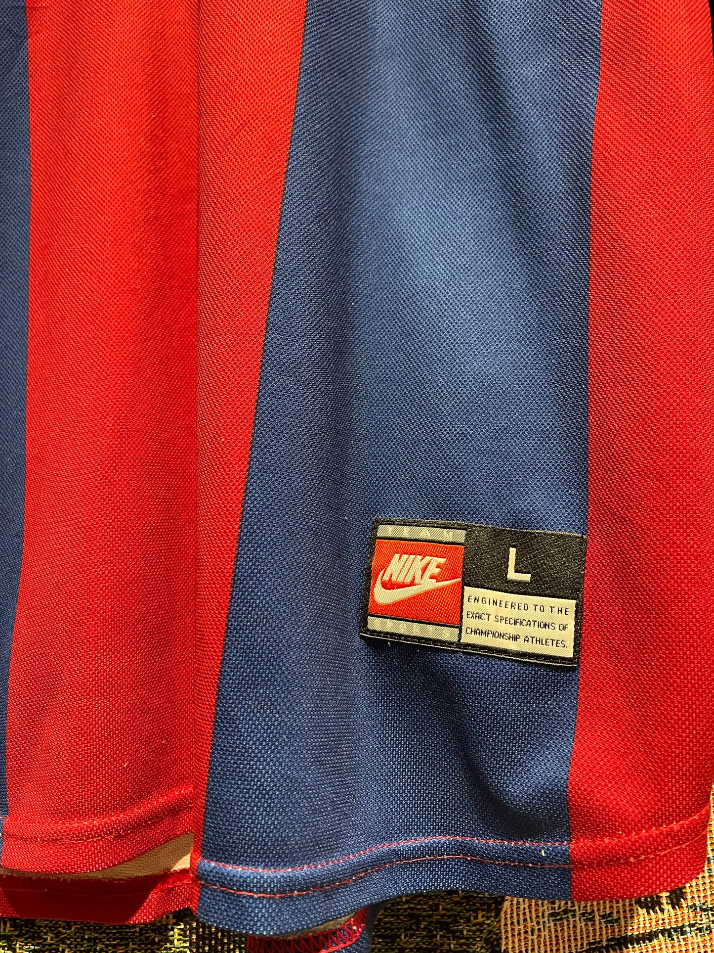 FC Barcelona 1998/99 Home Kit. (L)