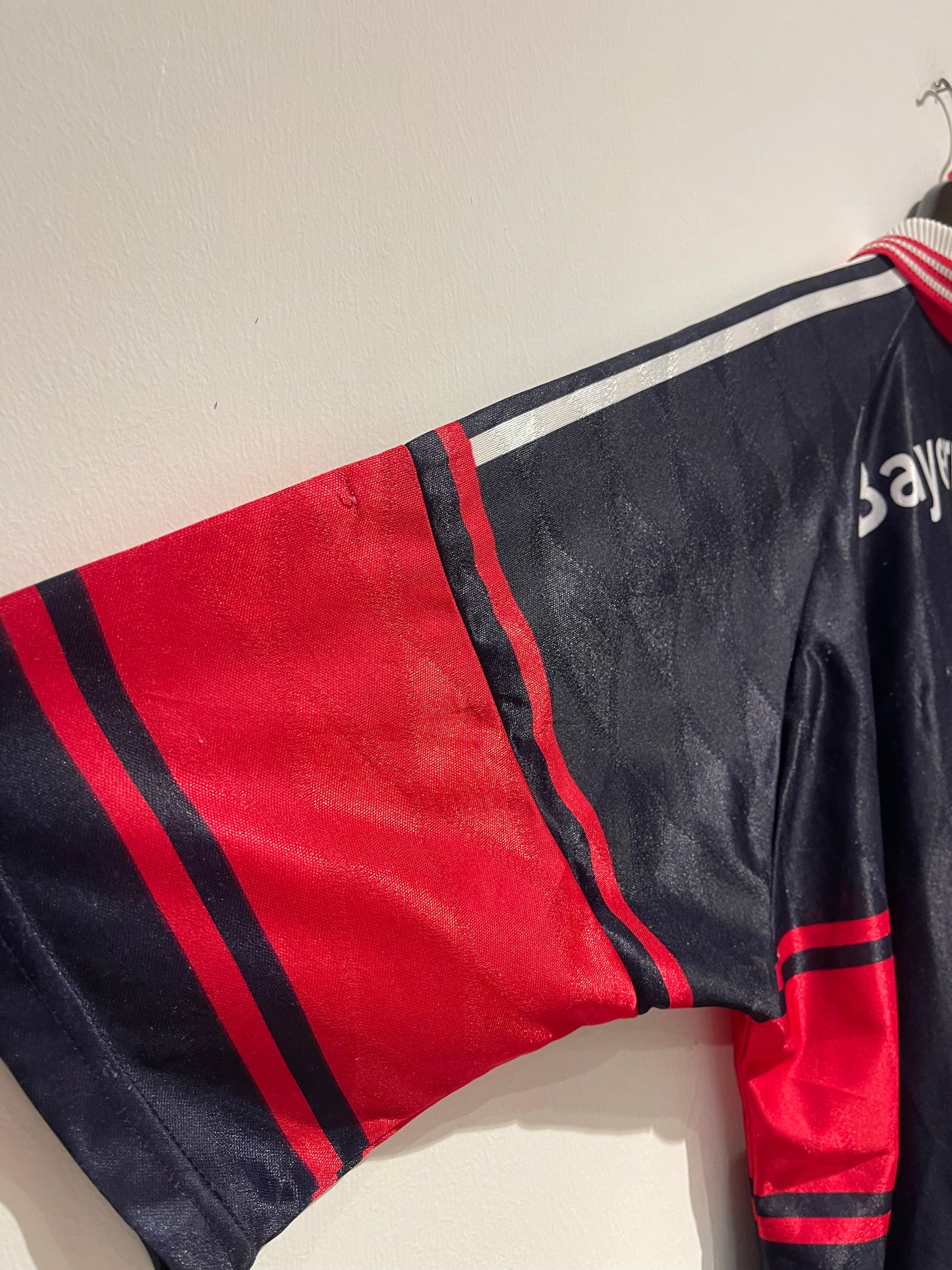 Bayern München 1997-99 Home Kit. #9 Elber (L)
