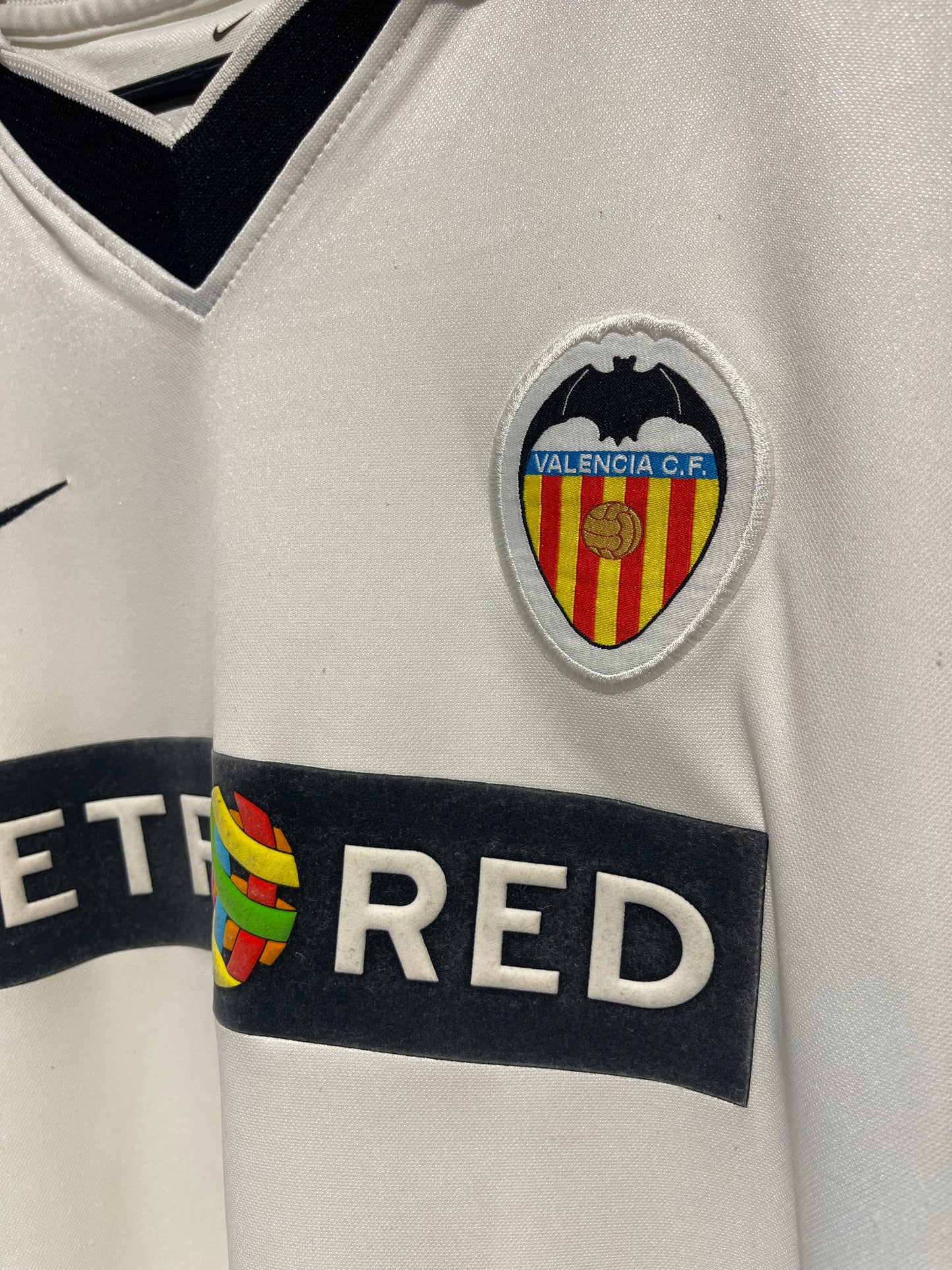 Valencia C.F.  2001/02 Home Kit. (L)