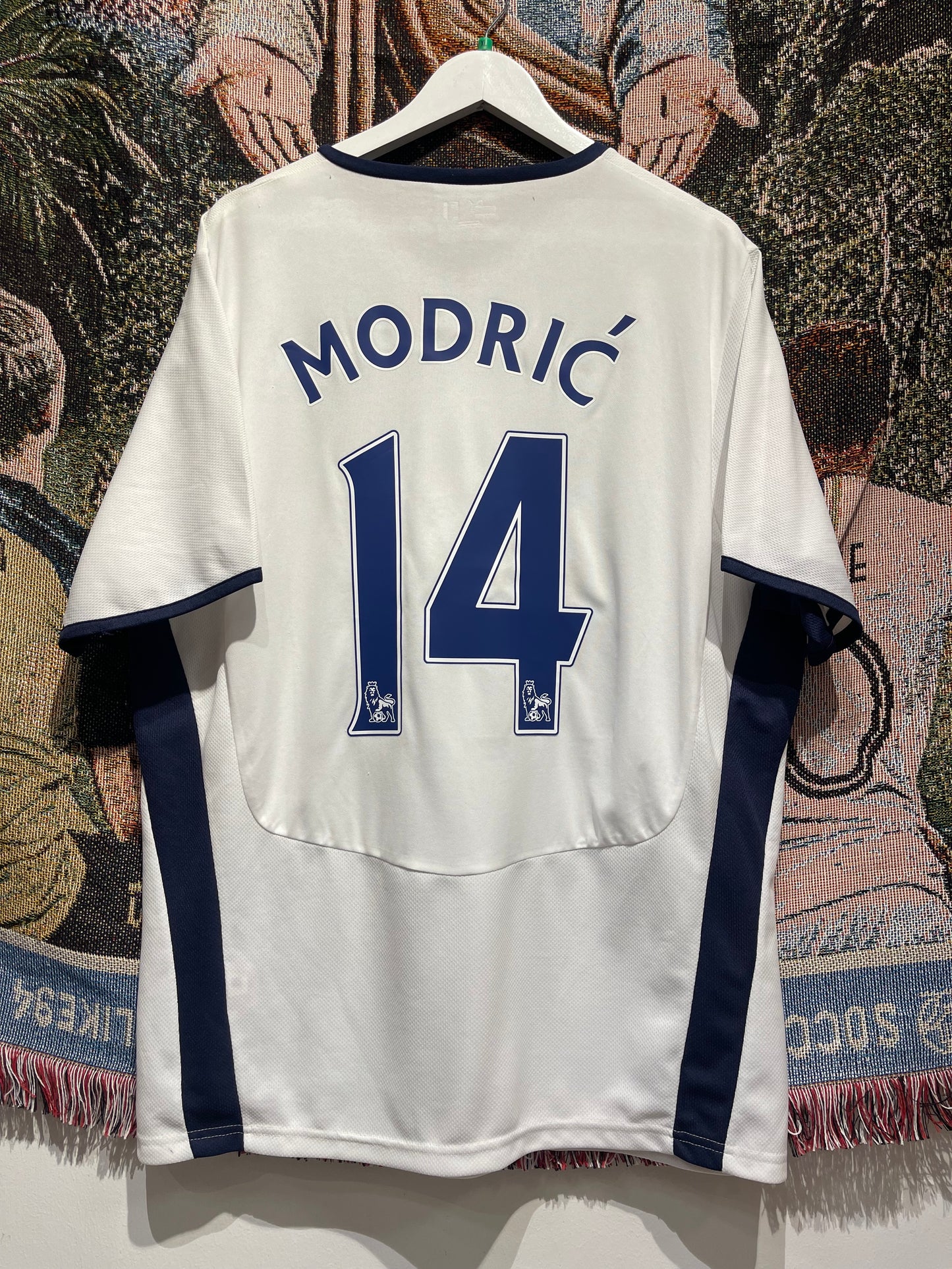 Tottenham 2008-09 Home Kit. (XL) #14 Modrić.