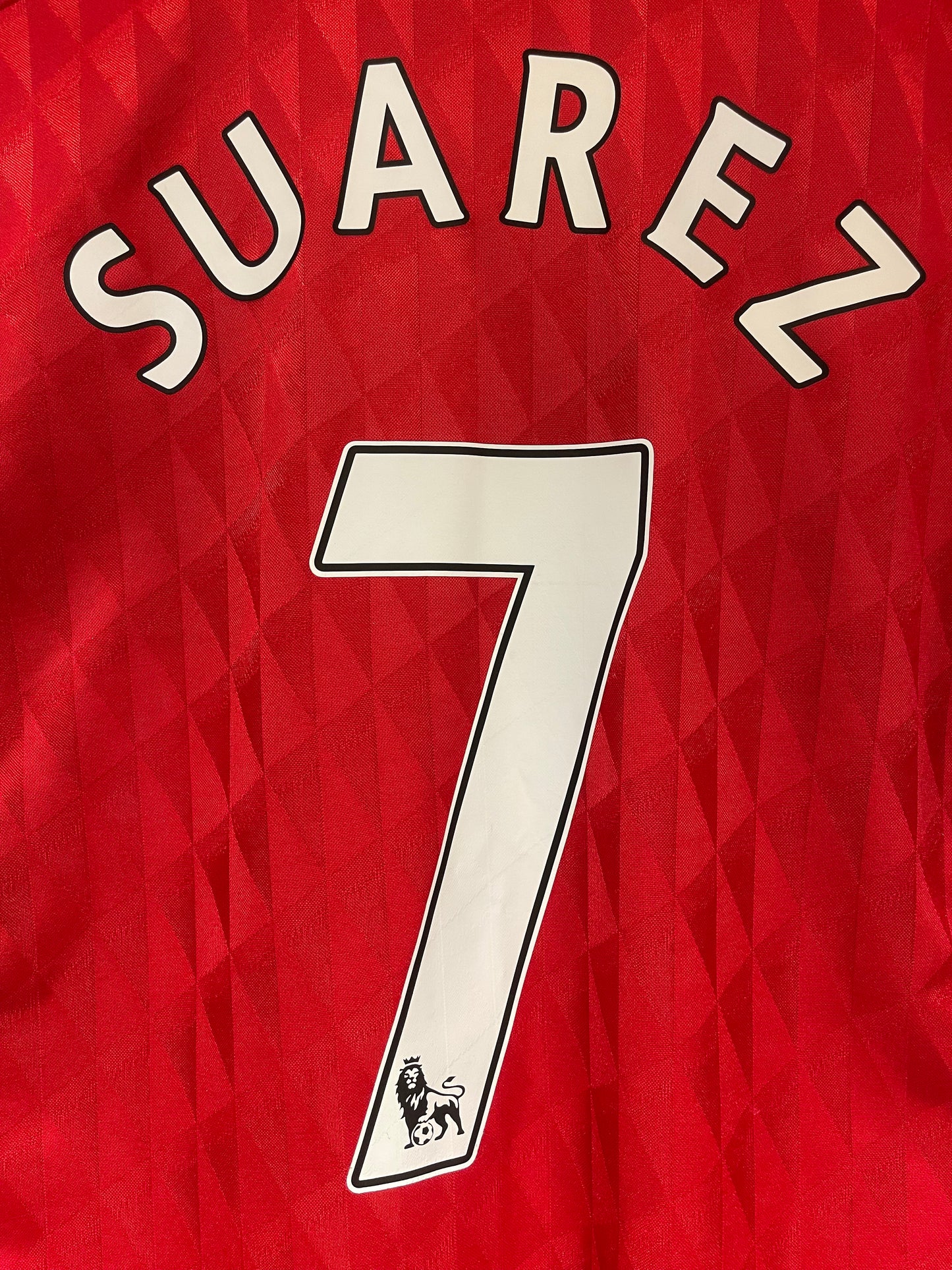Liverpool FC 2010/11 Home Kit. #7 Suarez. (L/XL)