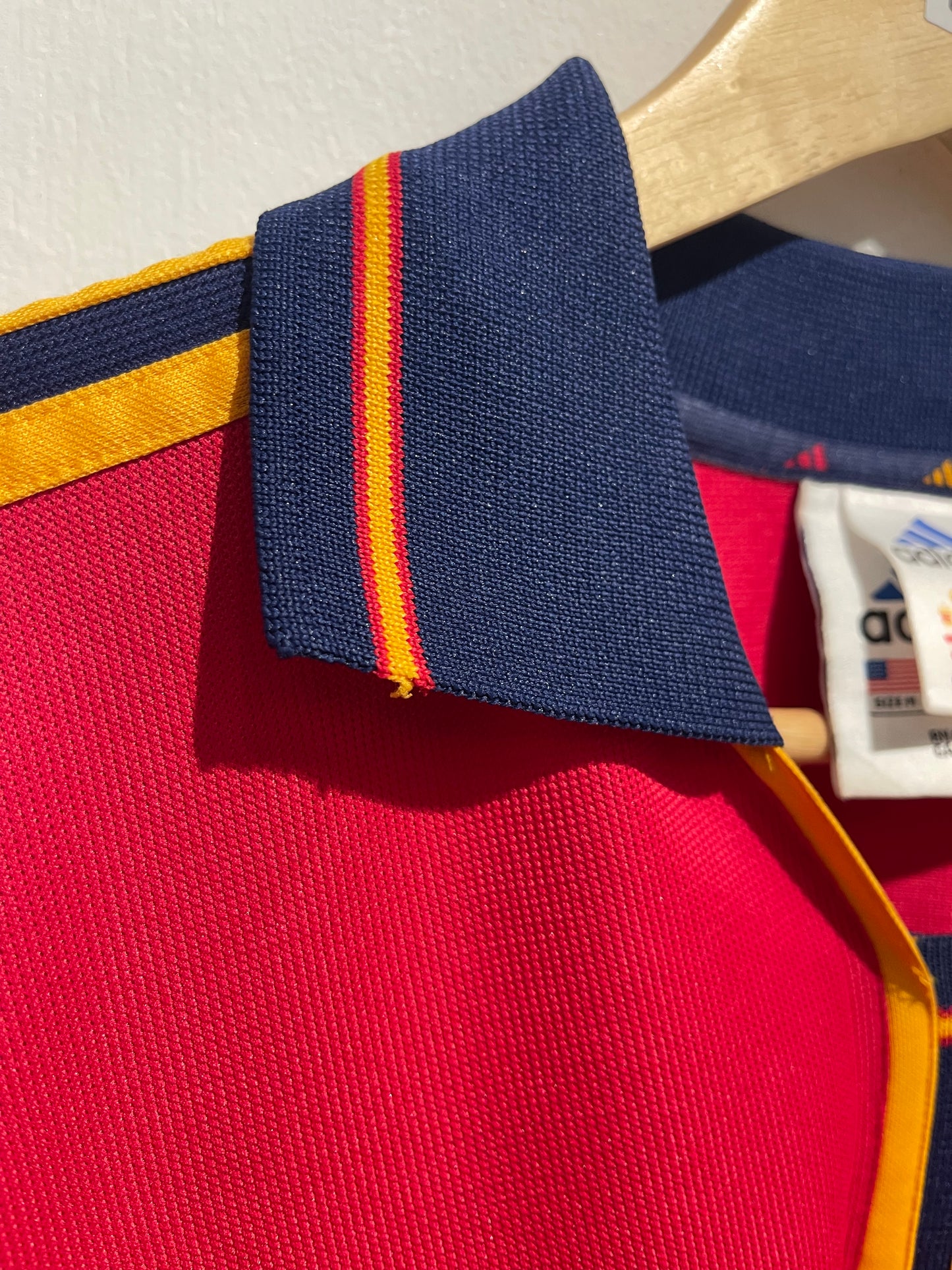 Spain 2000 Home Kit. #4 Guardiola. (M).