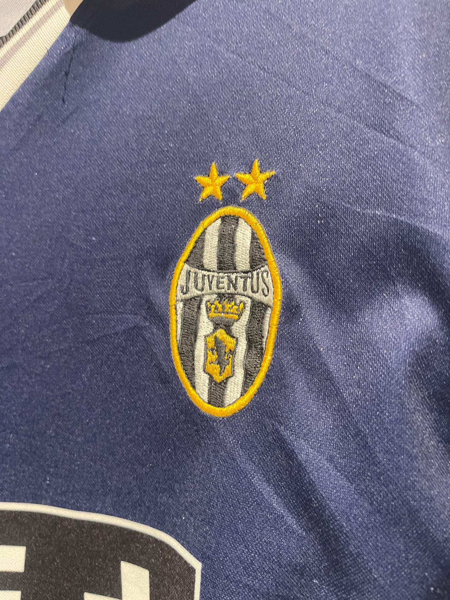 Juventus 2000-01 Third Kit. (M)