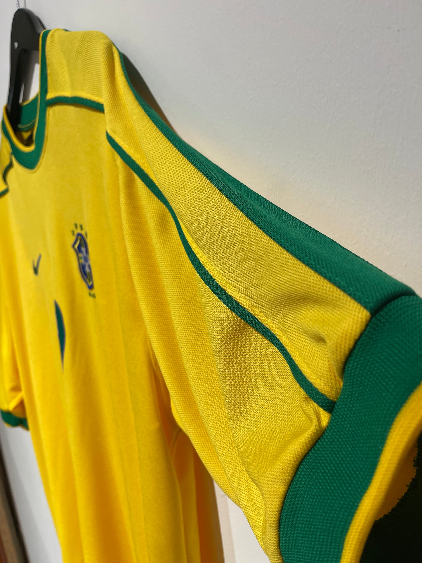 Brazil 1998 Home Kit. #9 Ronaldo. (XL)