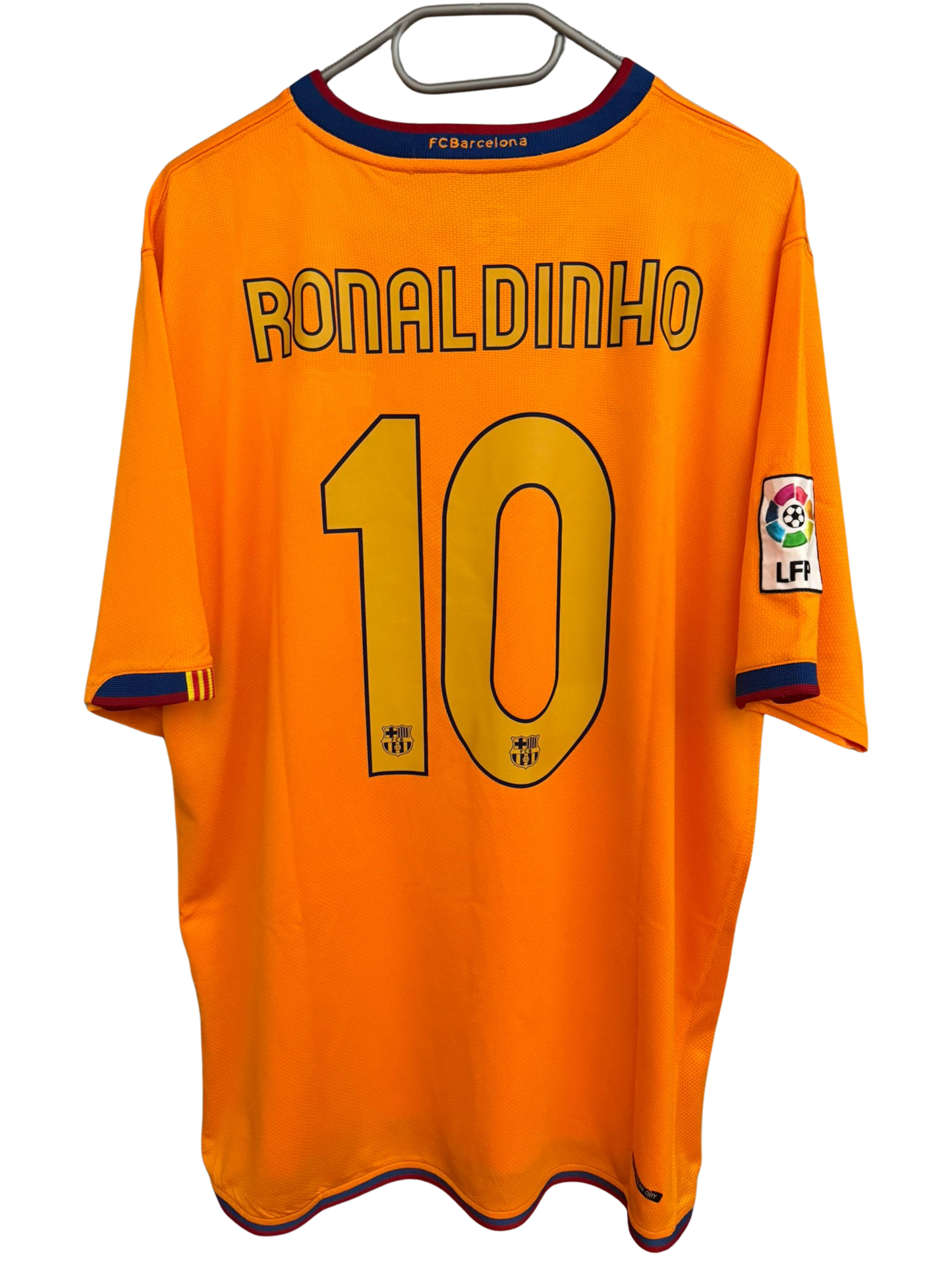 FC Barcelona 2006-07 Away Kit. #10 Ronaldinho (L)