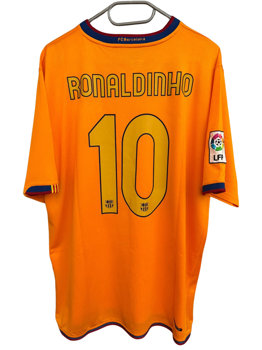 FC Barcelona 2006-07 Away Kit. #10 Ronaldinho (L)