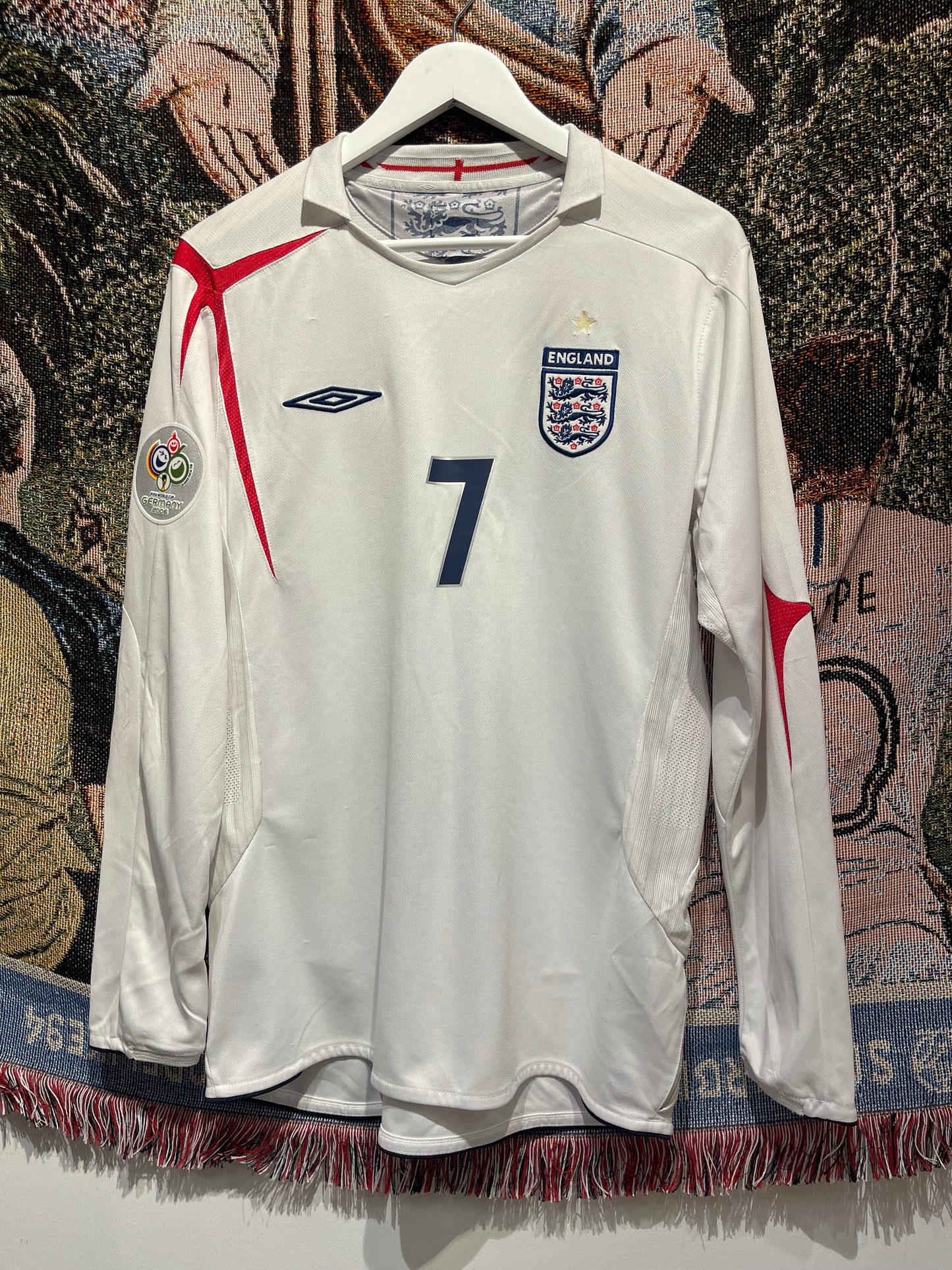 England 2004 Home Kit.(L) #7 D. Beckham.