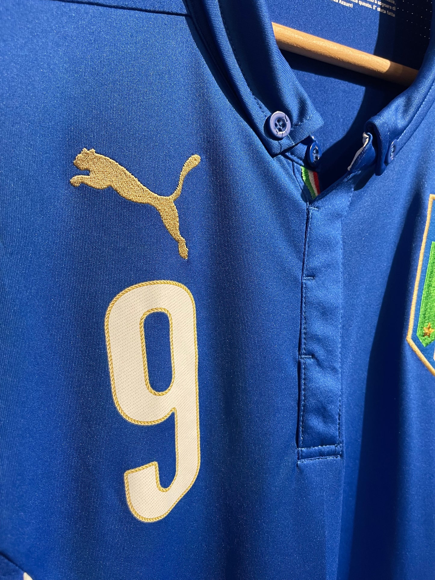 Italy 2014 Home Kit. #9 Balotelli. (M)