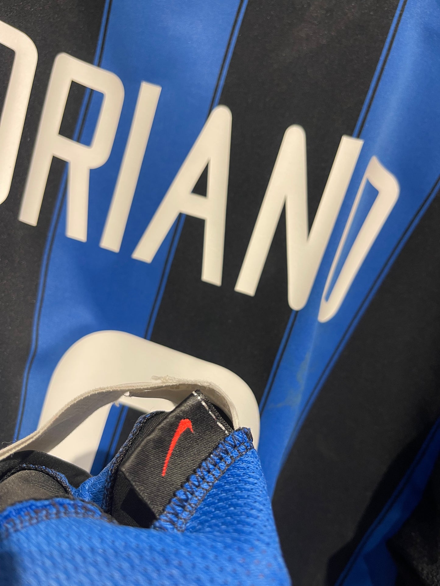 Inter Milan 2003/04 Home Kit. #10 Adriano. (M/L)