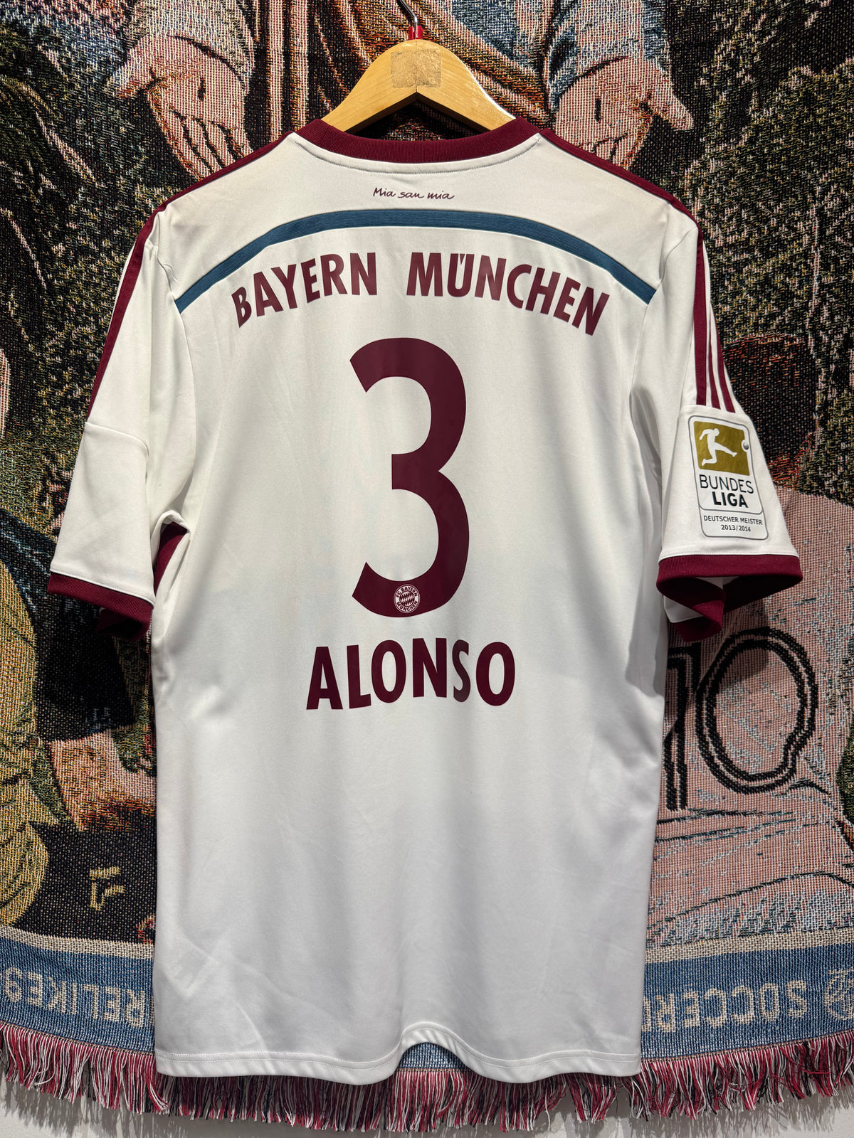 Bayern München 2014-15 Away Kit. #3 Alonso. (L)