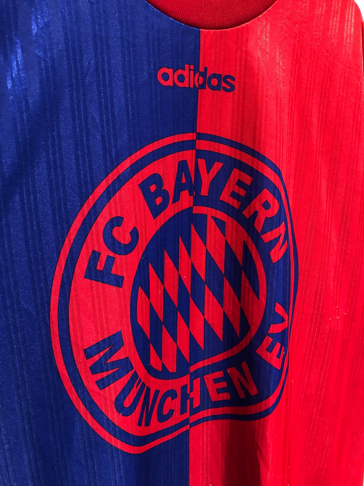FC Bayern München 1996-97 Trainings Kit. (2XL)