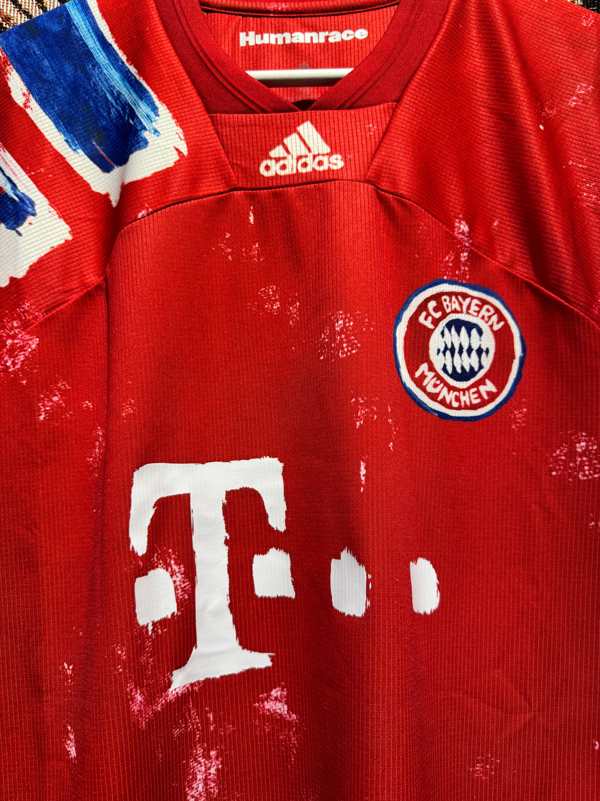 Bayern München 2020-2021 adidas x Humanrace 4th Kit. (M)