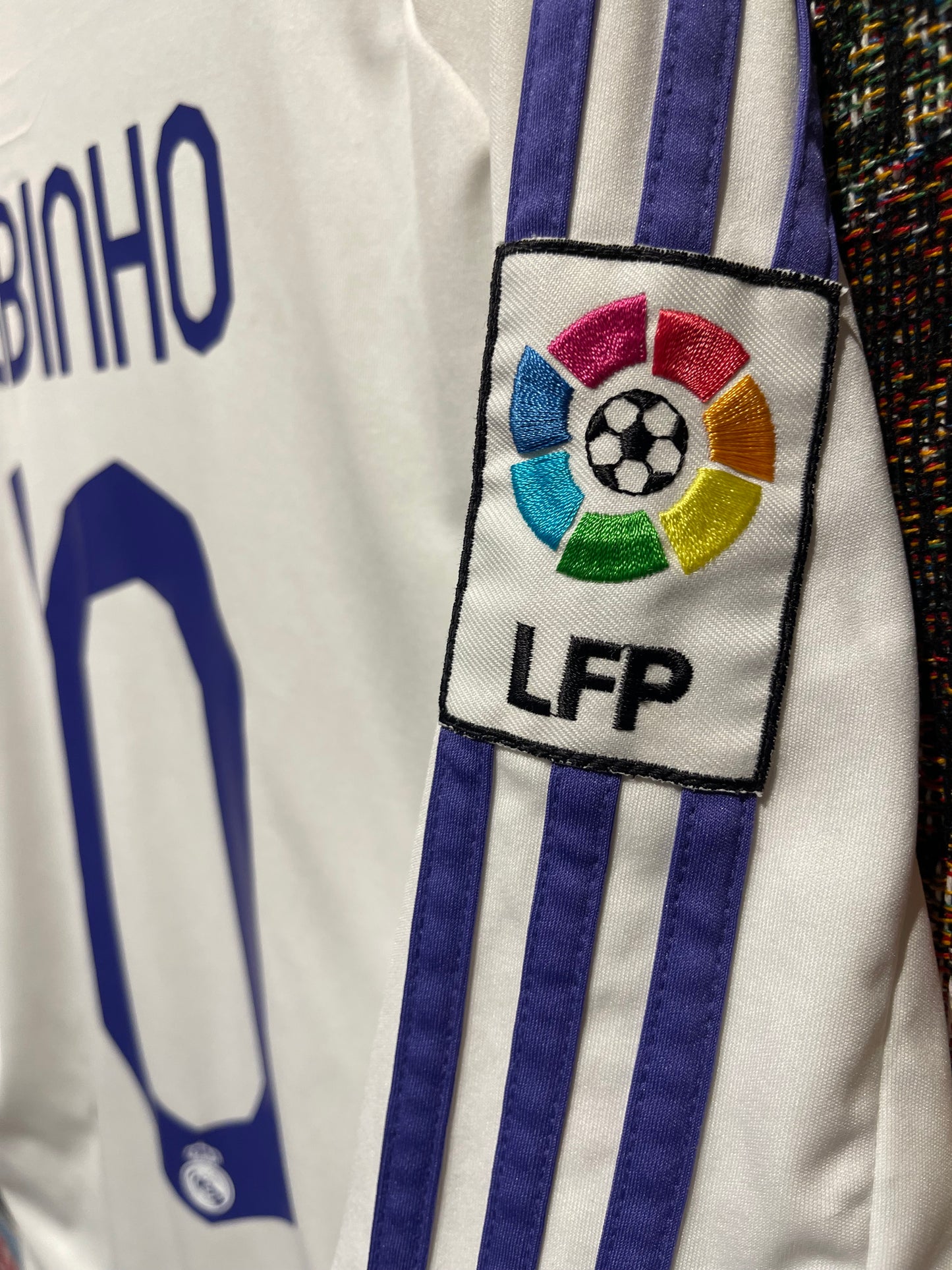Real Madrid 2007-08 Home Kit. (L) #10 Robinho.