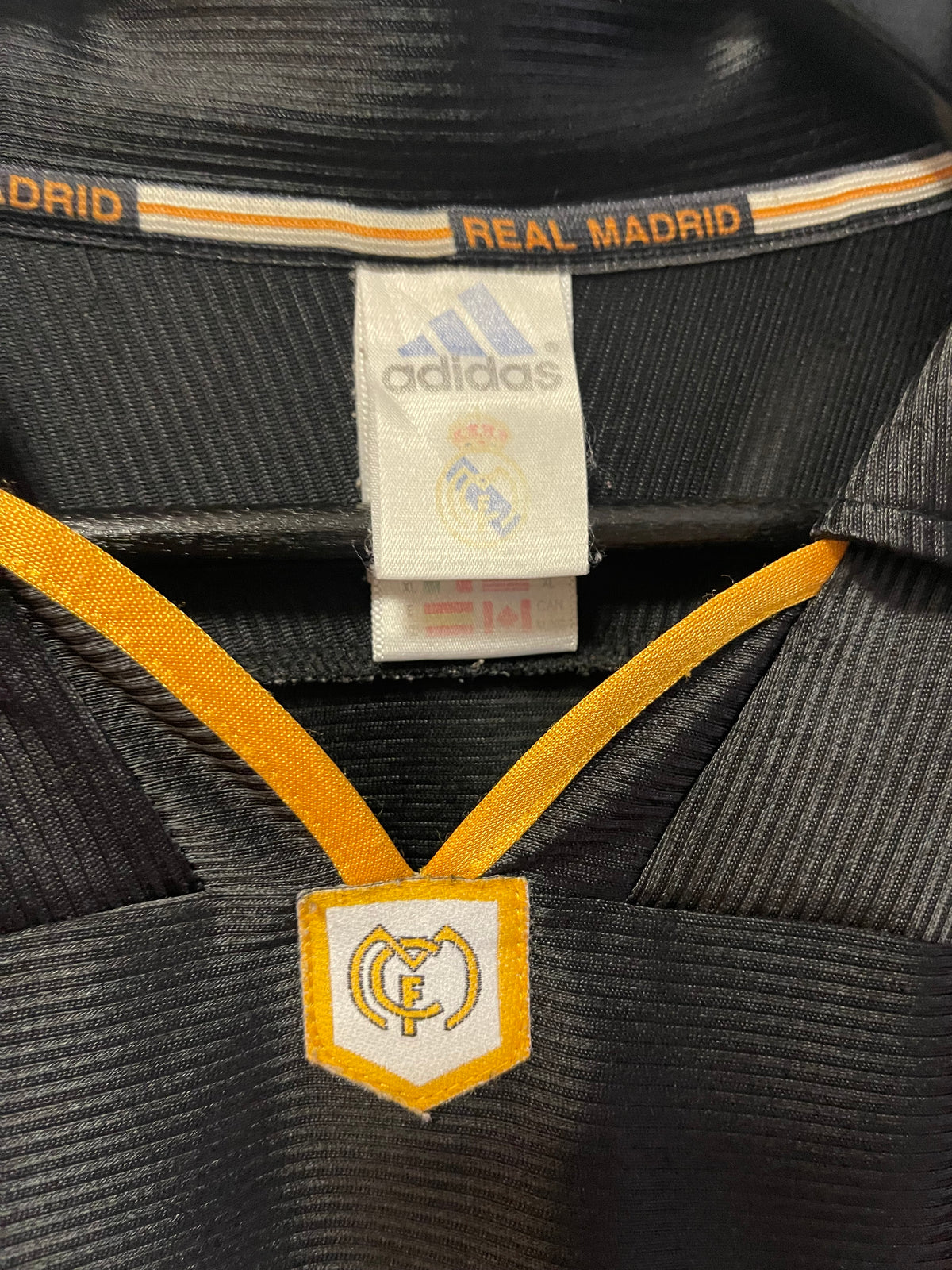 Real Madrid 1999-00 Away Kit. (XL) #6 Redondo.