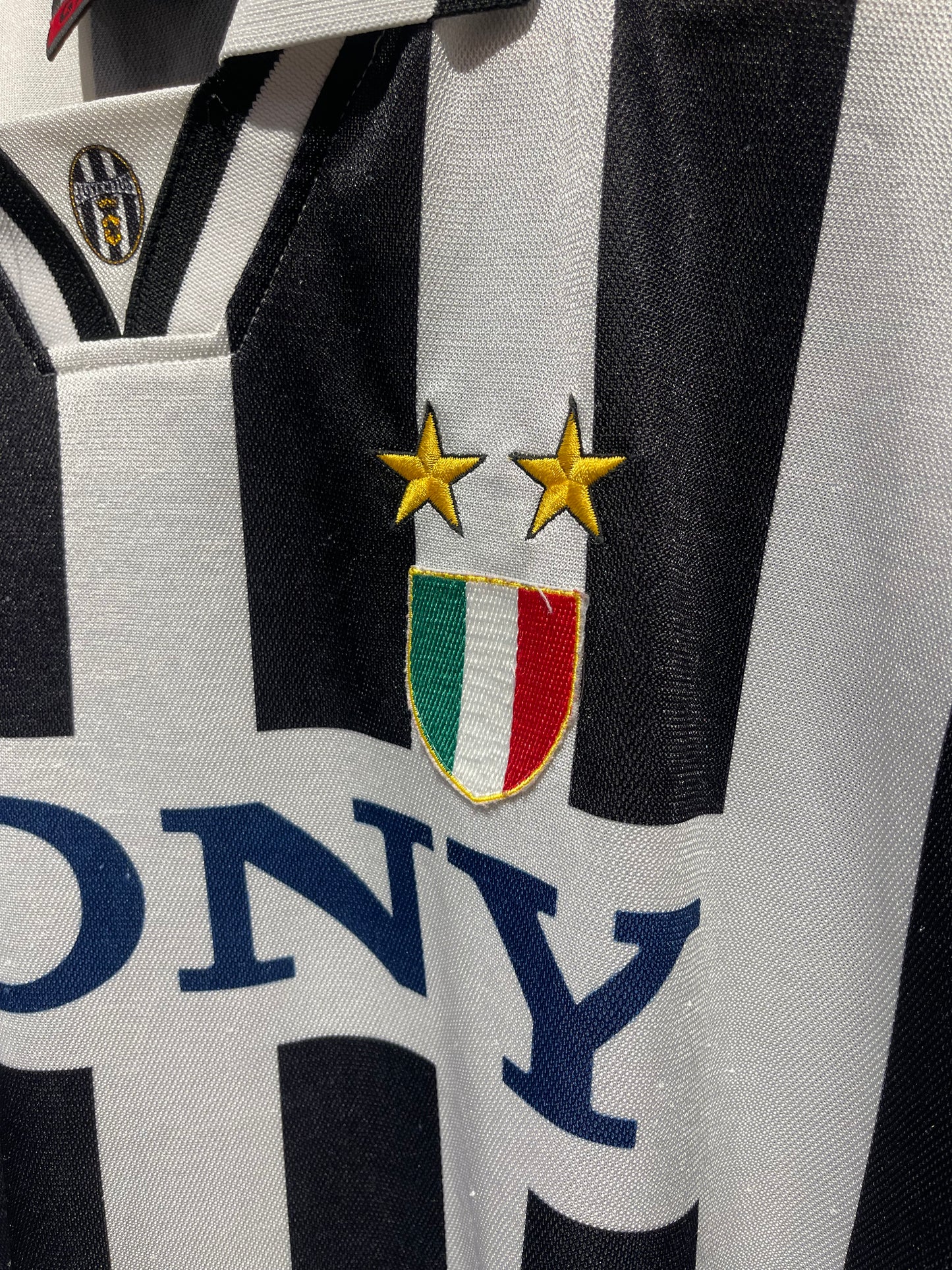 Juventus FC 1995-96 Home Kit. (XL/L)