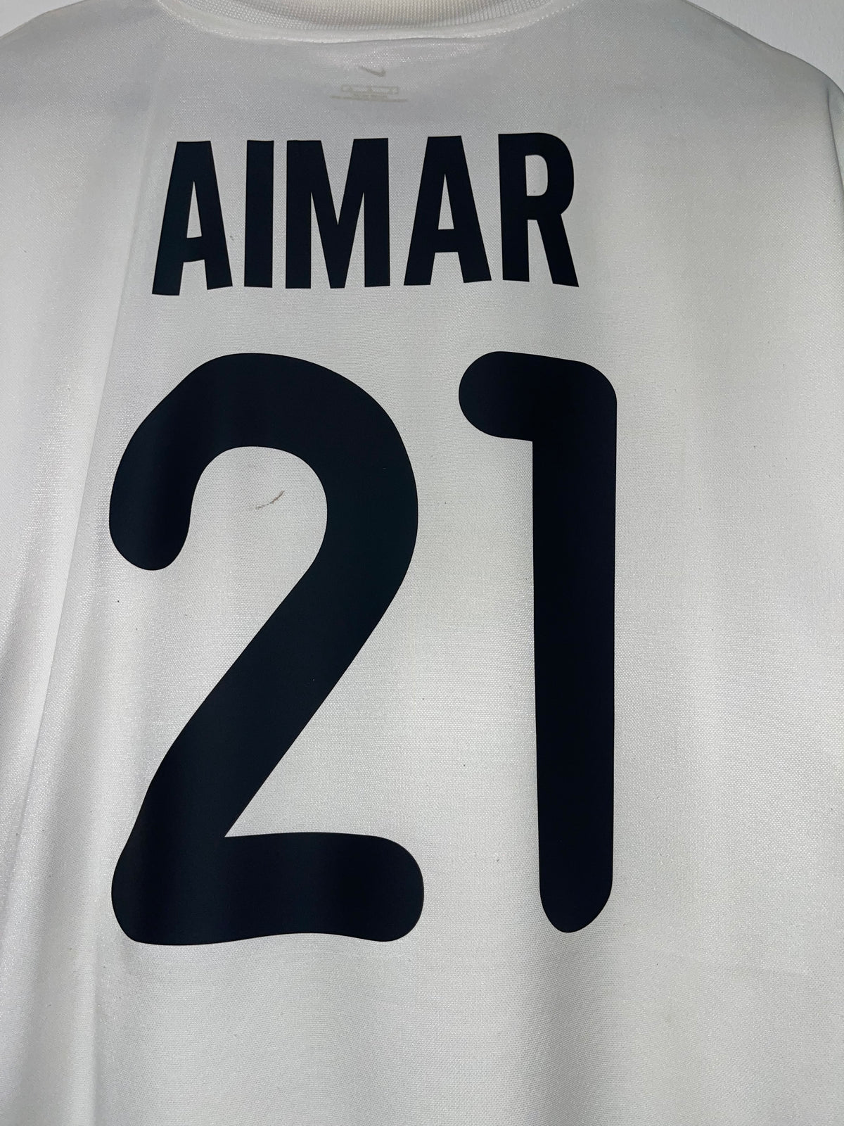 Valencia C.F. 2001-02 Home Kit. (L) #21 Aimar.