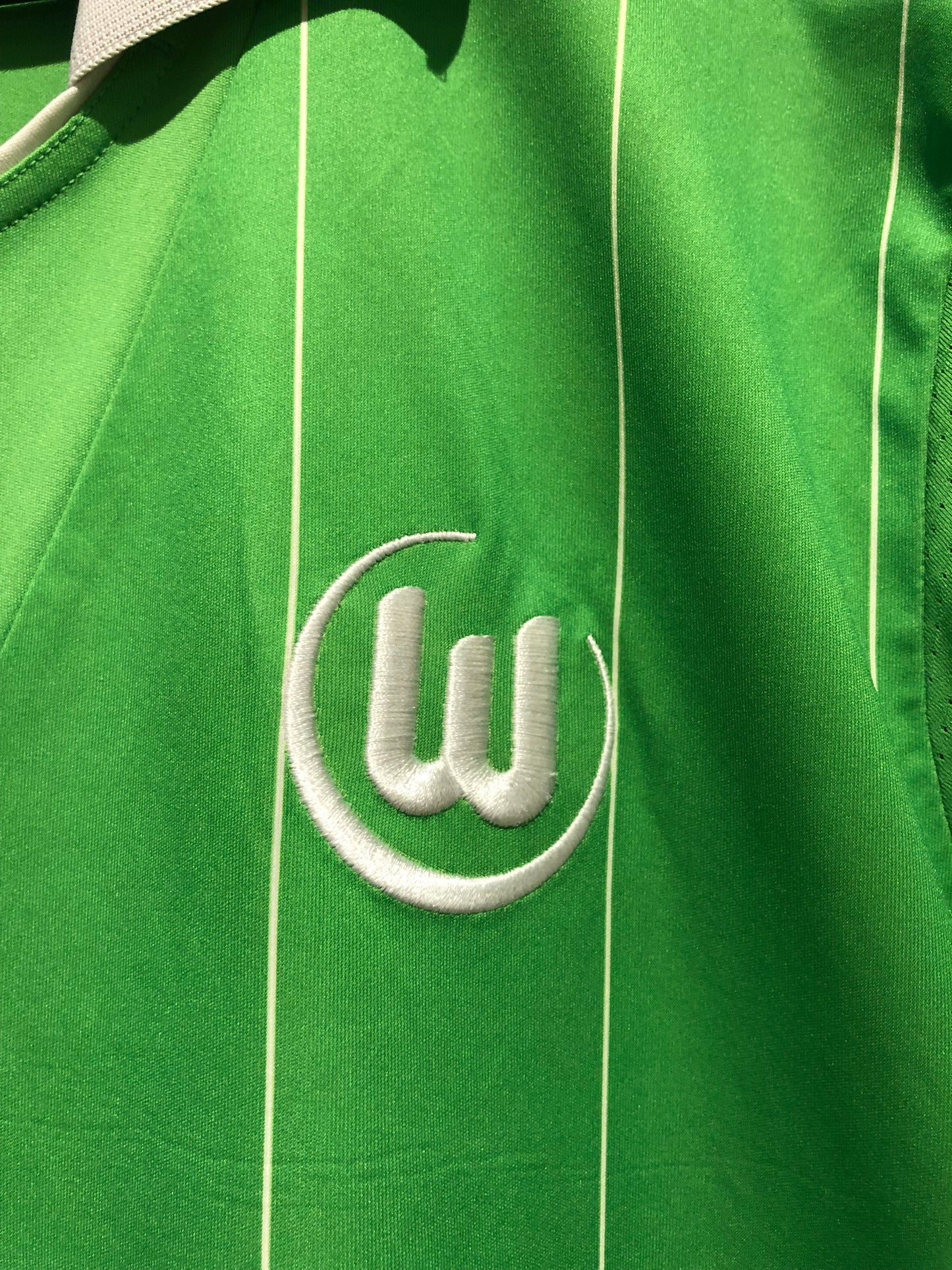 VFL Wolfsburg 2013-14 Away Kit. (XL)