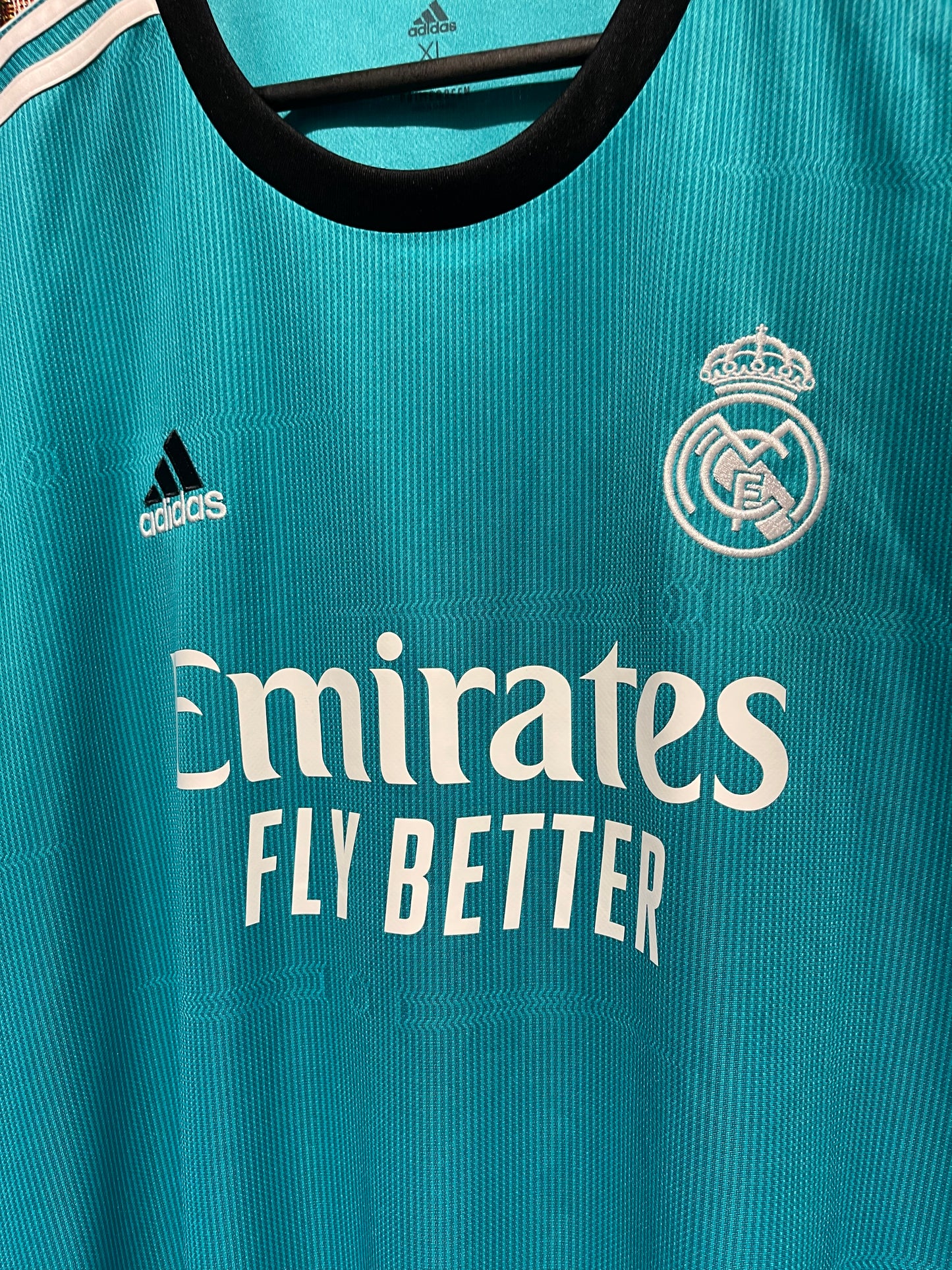 Real Madrid 2021/22 Third Kit. #8 Kroos. (XL)