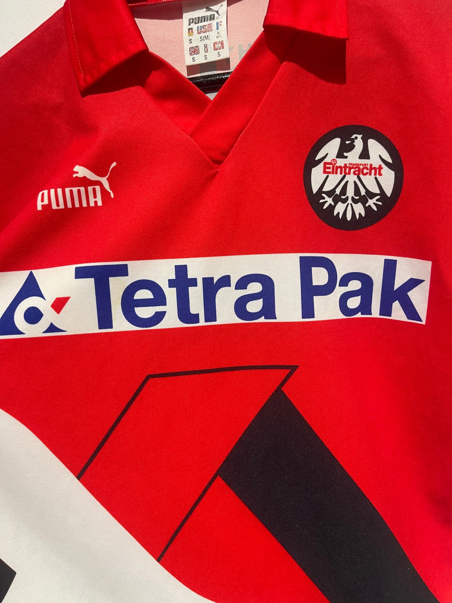 Eintracht Frankfurt 1993-95 Home Kit. (S)