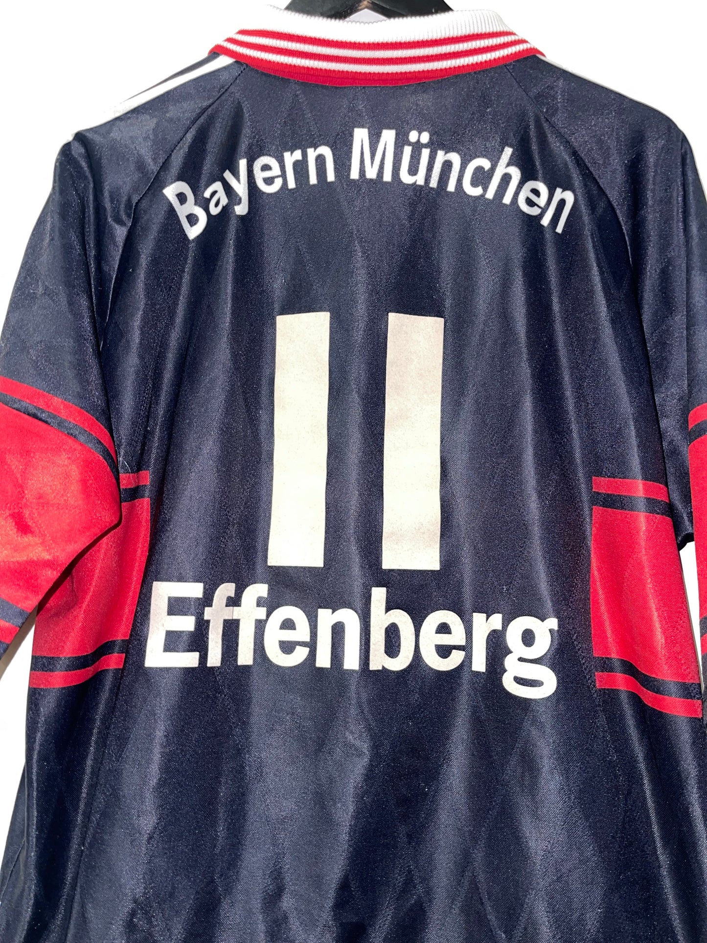 Bayern München 1997-99 Home Kit. (L). #11 Effenberg.