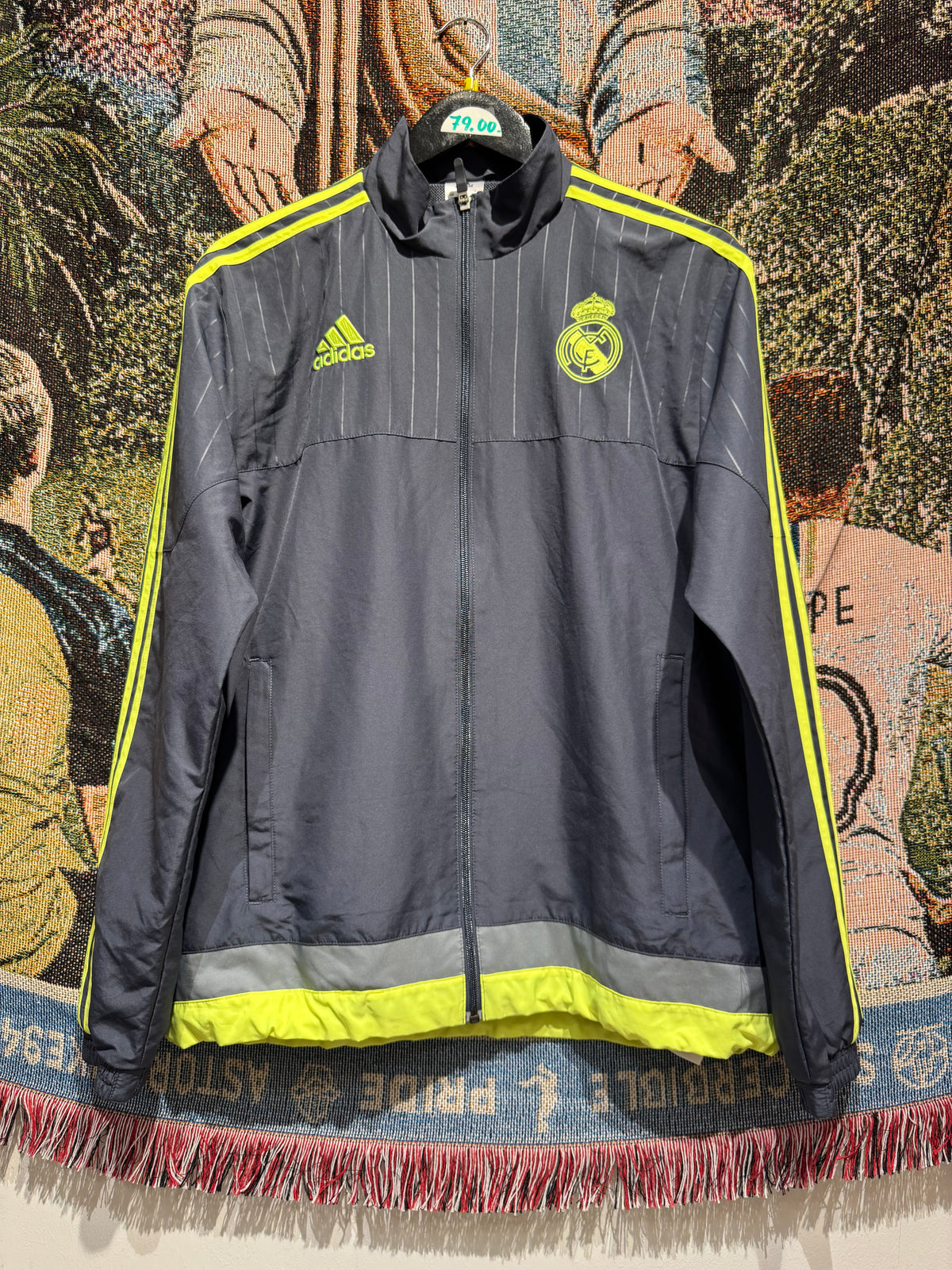 Real Madrid 2015-16 Track jacket. (M)