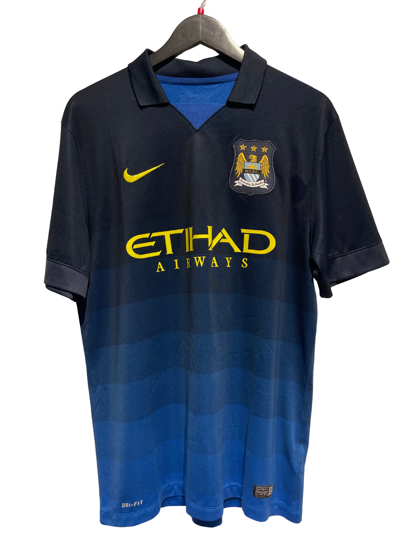 Manchester City 2014-15 Away Kit.   #16 Kun Aguero (L).