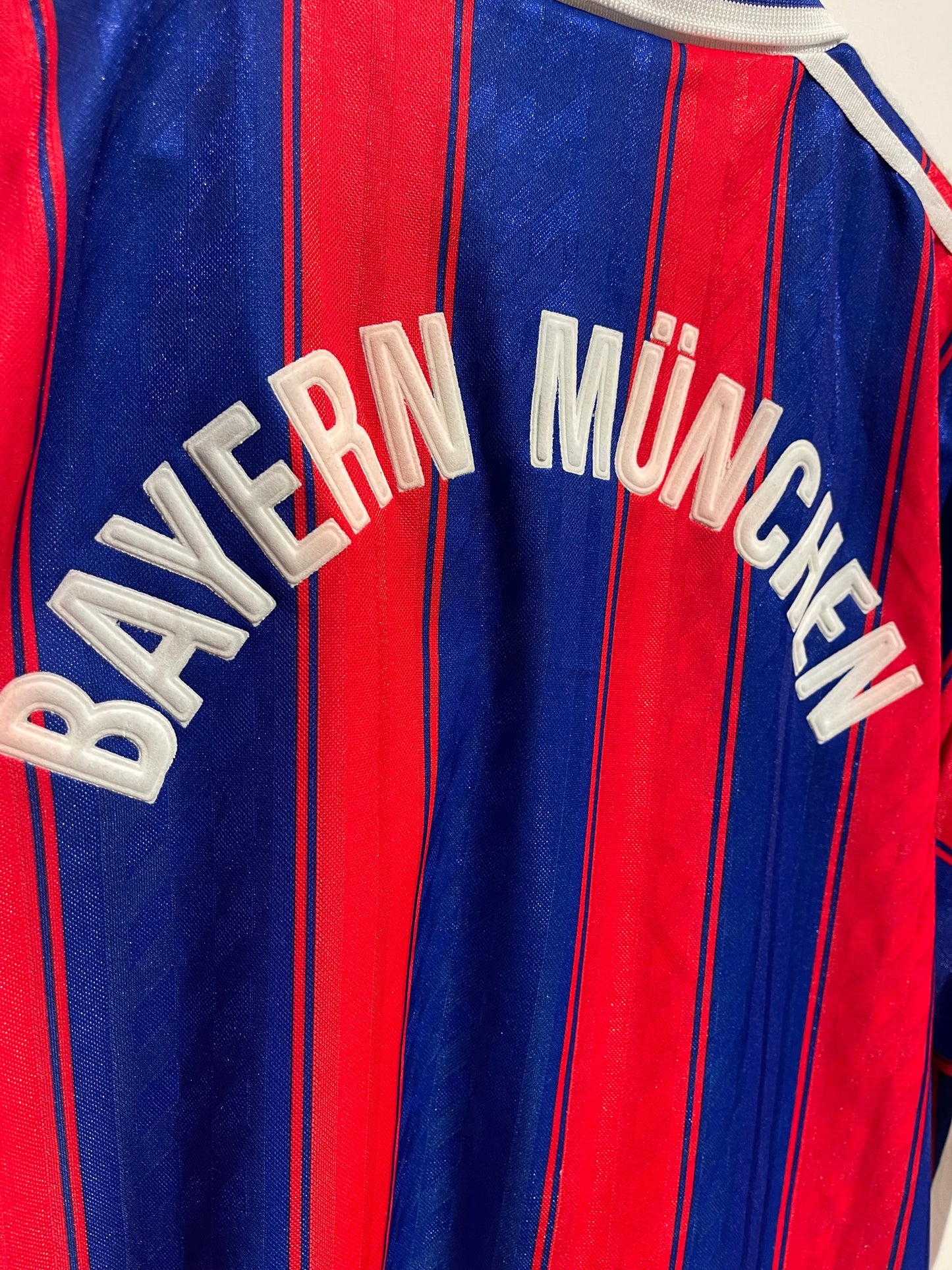 Fc Bayern München 1995-97 Home Kit. (L).