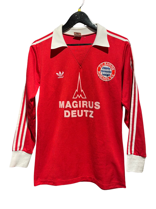 Bayern München 1979-80 Home Kit. (M)