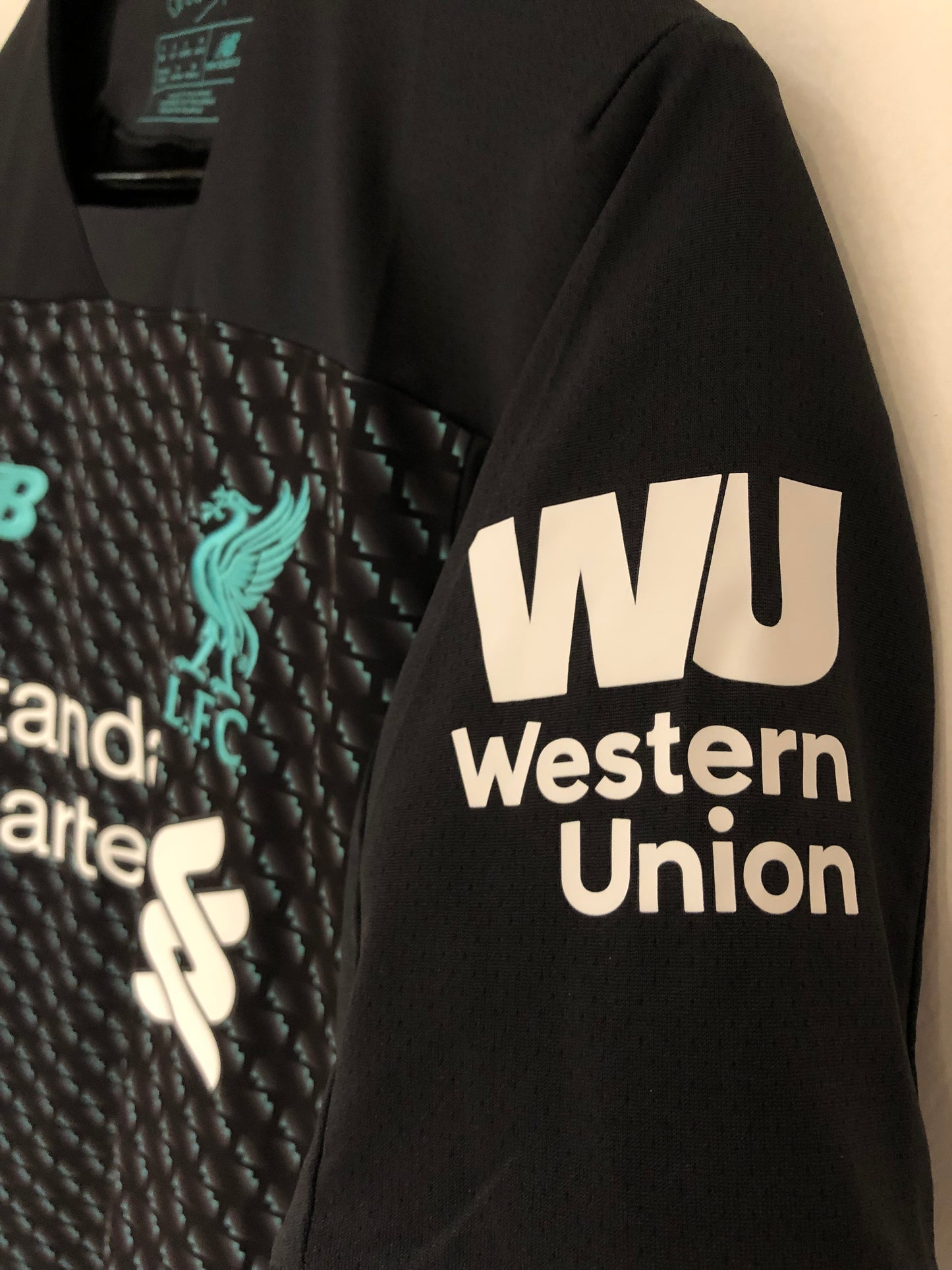 FC Liverpool 2019-20 Third Kit. (S)