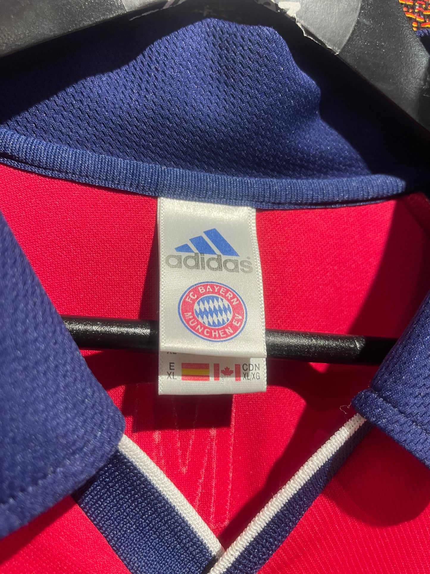 FC Bayern München 1999-01 Home Kit. (XL) #8 Strunz.