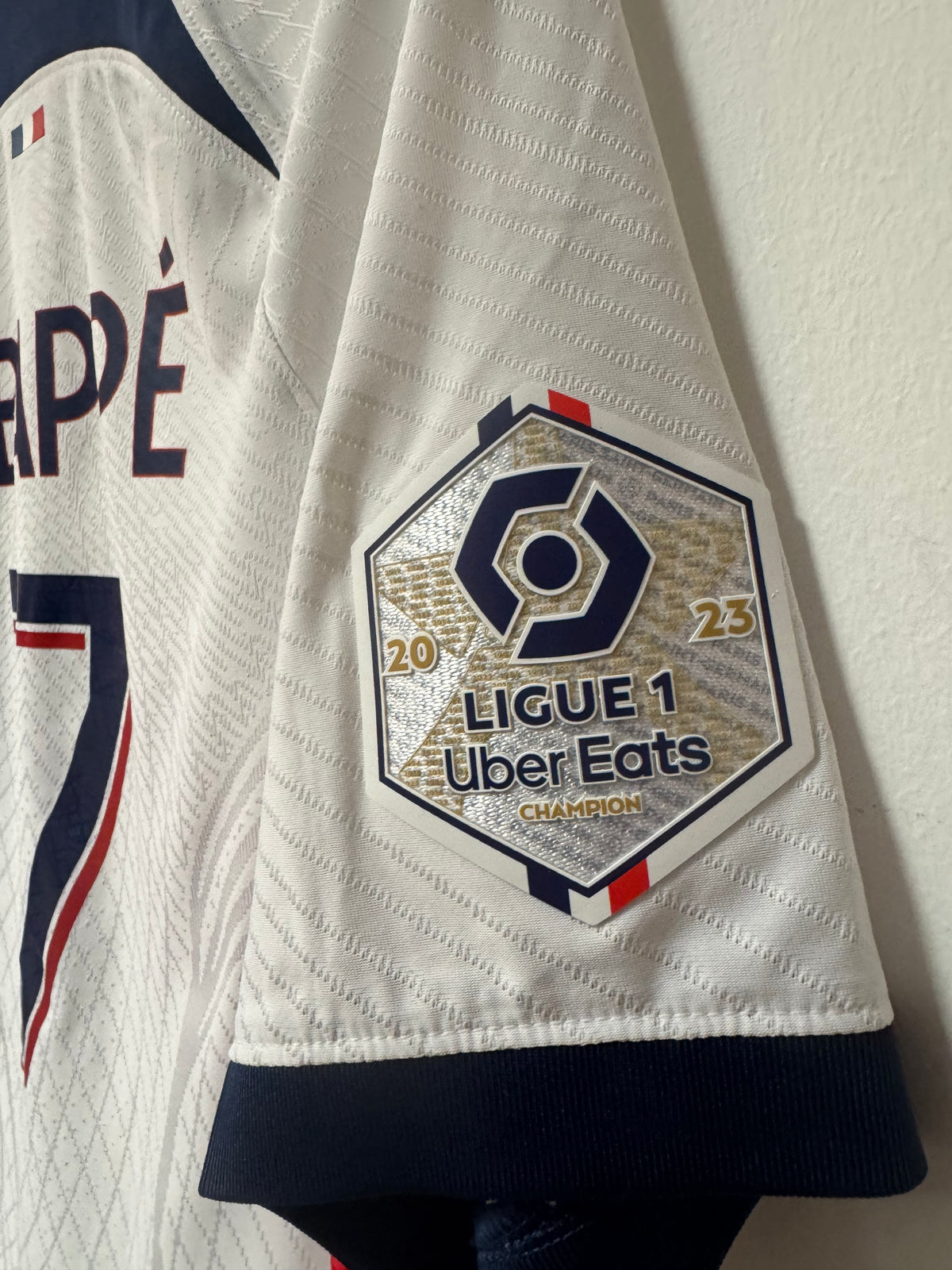 PSG 2023-24 Away Kit. #7 Mbappé. (M).