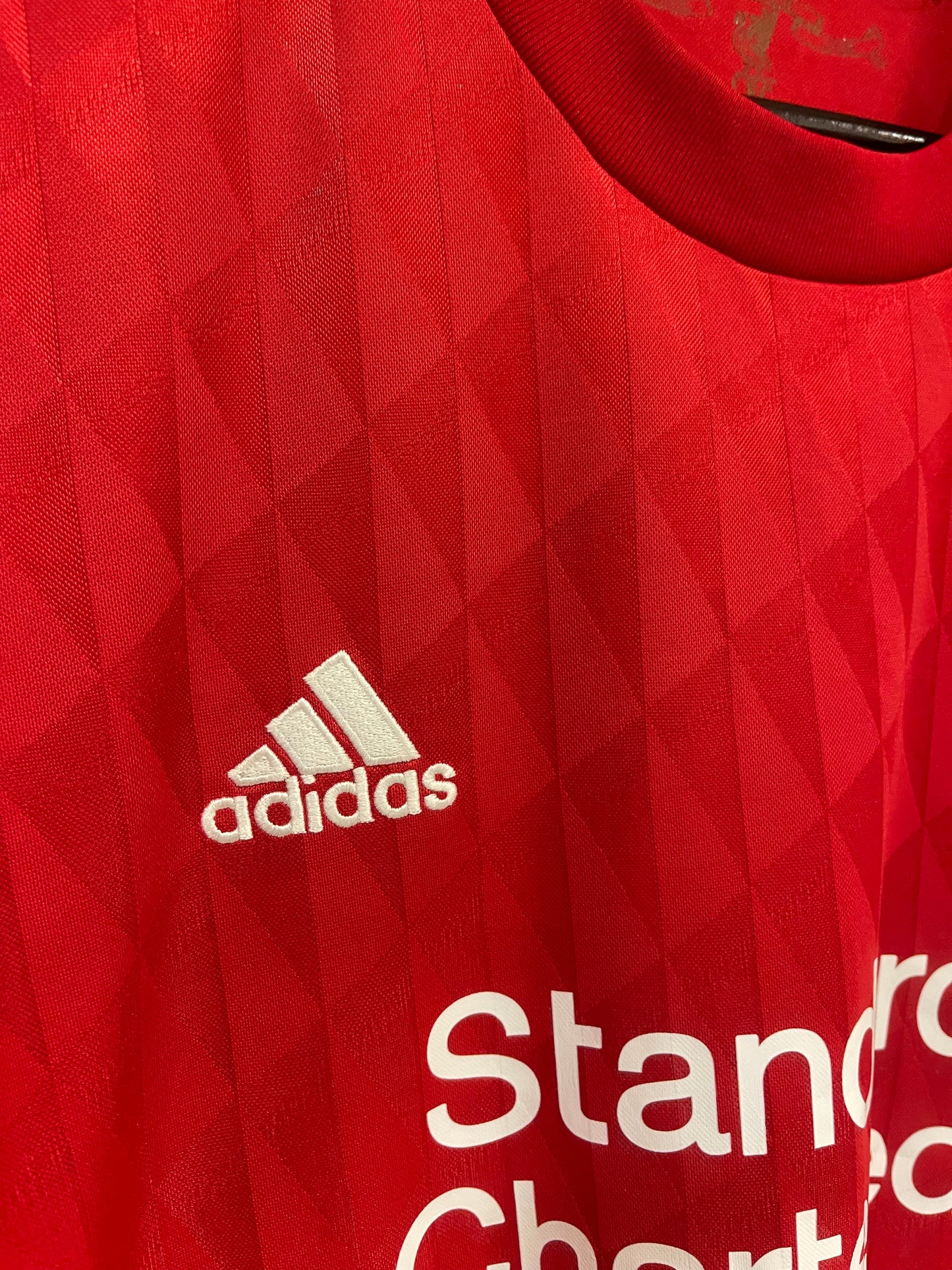 Liverpool FC 2010/11 Home Kit. #7 Suarez. (L/XL)