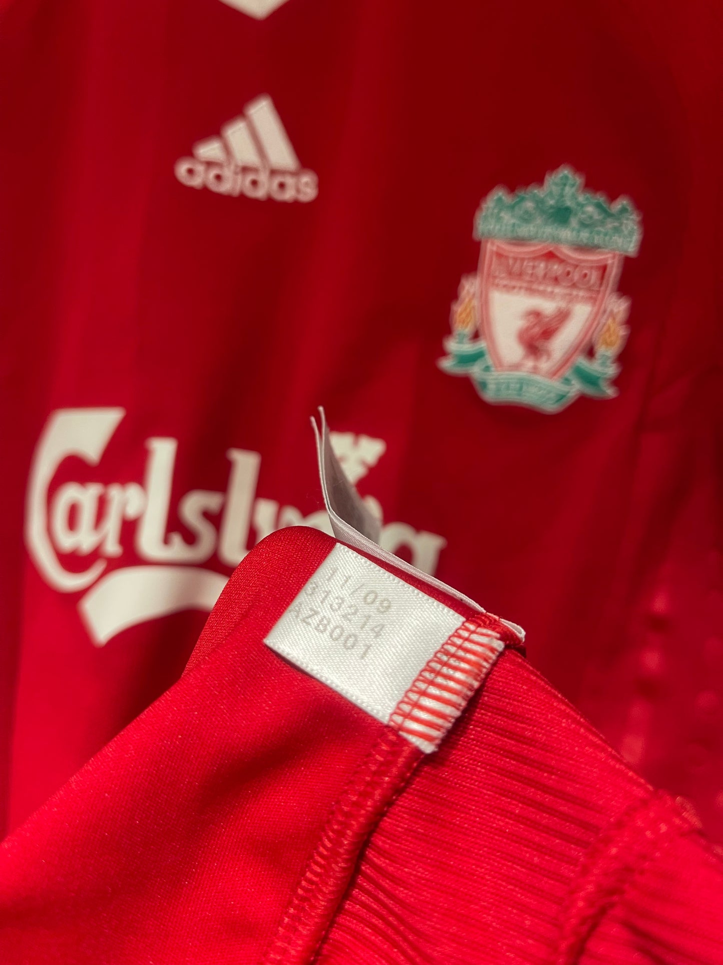 Liverpool FC 2008/10 Home Kit. #8 Gerrard. (S)